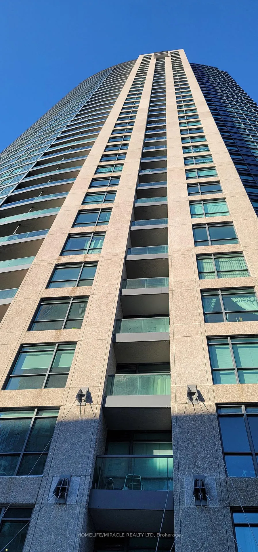 Photo 1 of Unit 2412, 219 Fort York Boulevard, Toronto, Niagara — HOMEH
