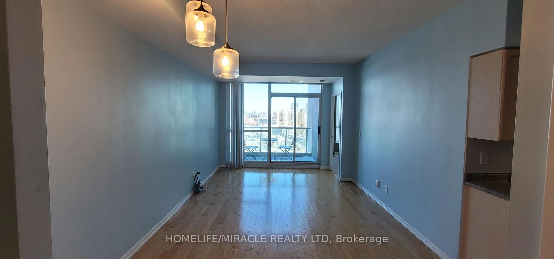 Photo 8 of Unit 2412, 219 Fort York Boulevard, Toronto, Niagara — HOMEH