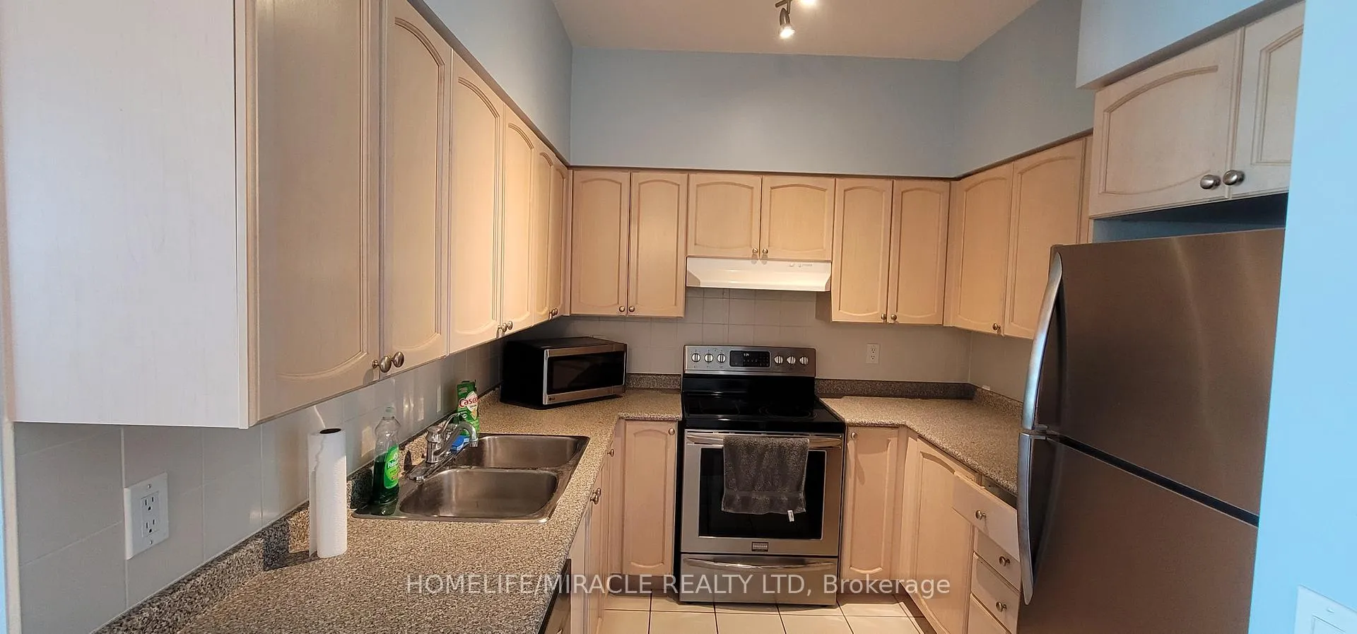Photo 10 of Unit 2412, 219 Fort York Boulevard, Toronto, Niagara — HOMEH
