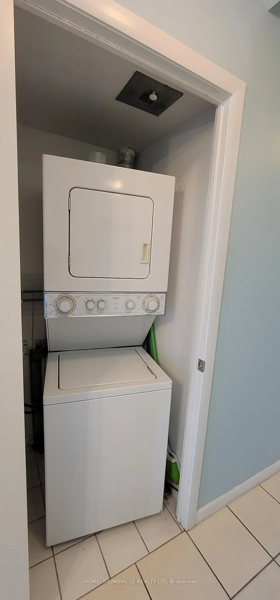 Photo 13 of Unit 2412, 219 Fort York Boulevard, Toronto, Niagara — HOMEH