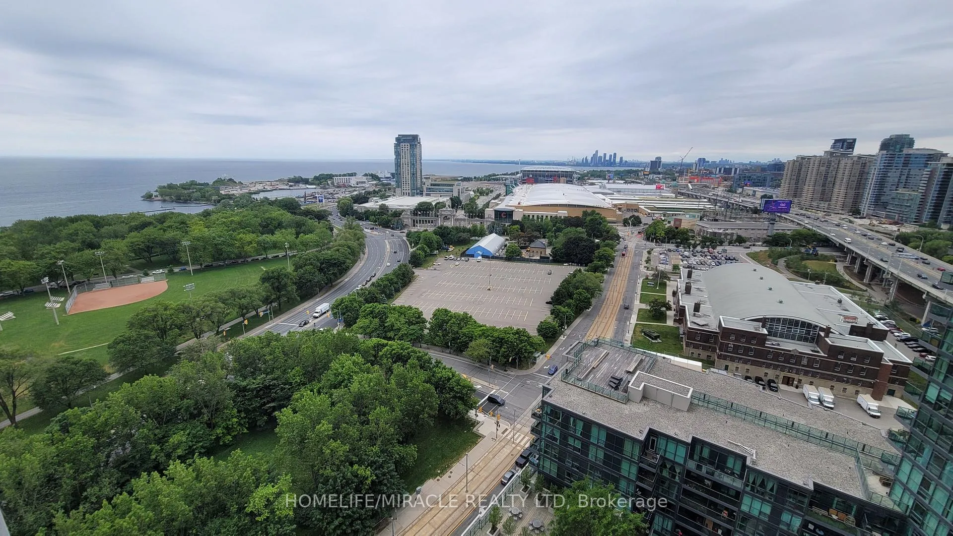 Photo 25 of Unit 2412, 219 Fort York Boulevard, Toronto, Niagara — HOMEH