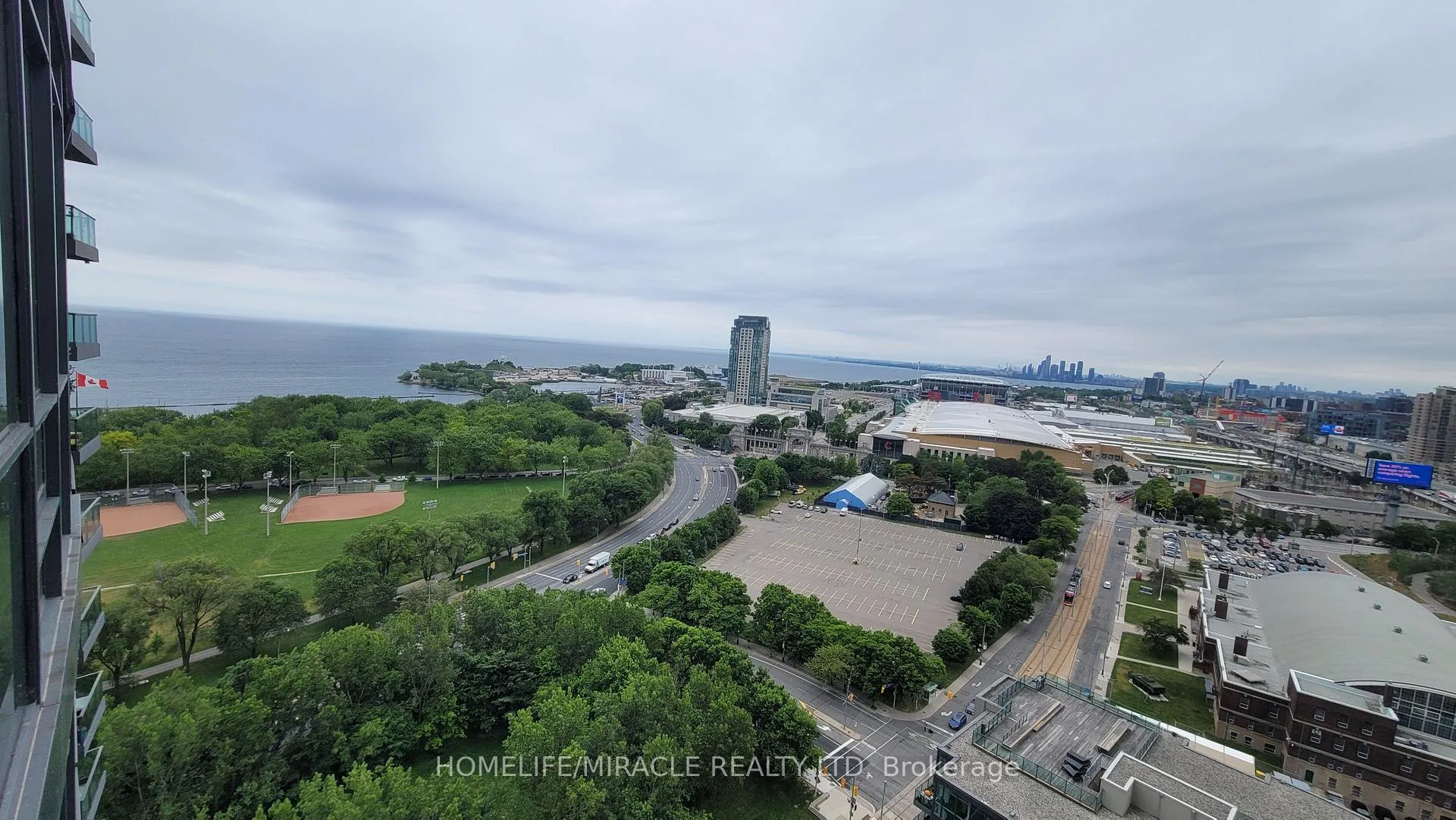 Photo 26 of Unit 2412, 219 Fort York Boulevard, Toronto, Niagara — HOMEH