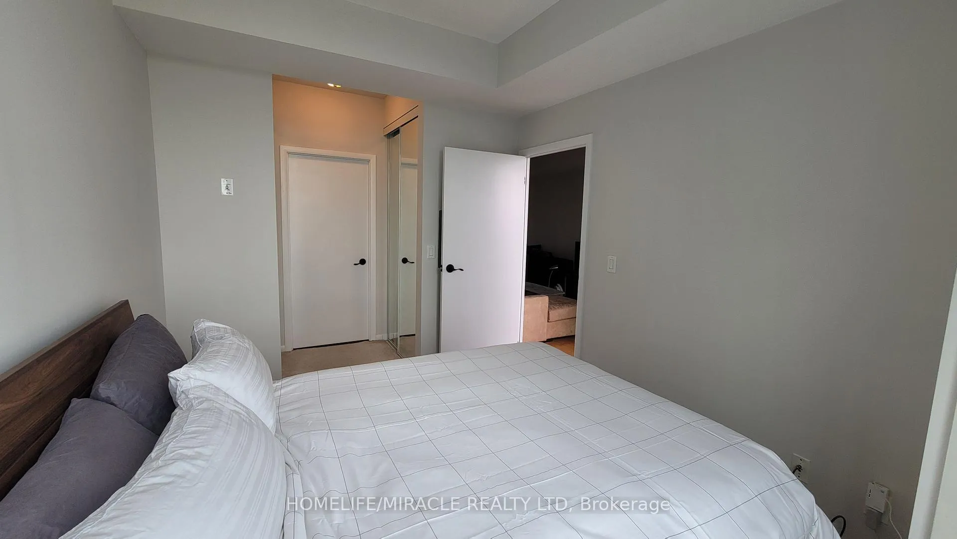 Photo 29 of Unit 2412, 219 Fort York Boulevard, Toronto, Niagara — HOMEH