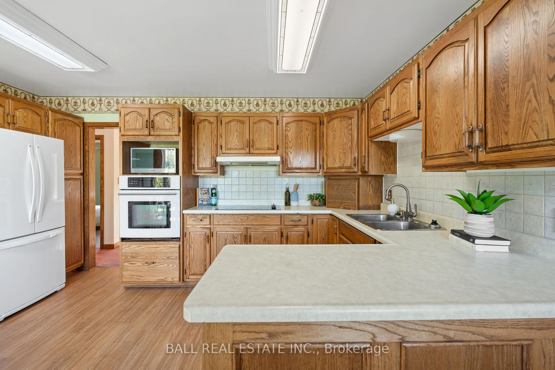 Photo 13 of 732 Ford Crescent, Cavan Monaghan, Cavan Twp — HOMEH