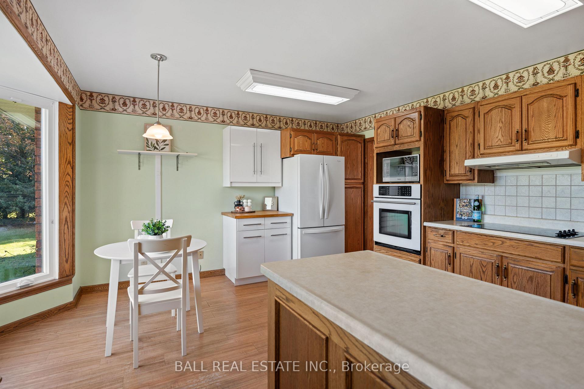 Photo 14 of 732 Ford Crescent, Cavan Monaghan, Cavan Twp — HOMEH