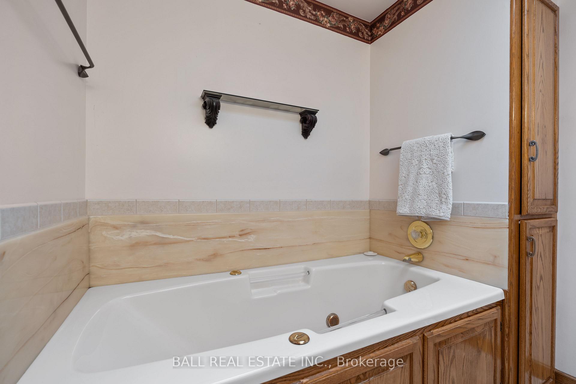 Photo 22 of 732 Ford Crescent, Cavan Monaghan, Cavan Twp — HOMEH