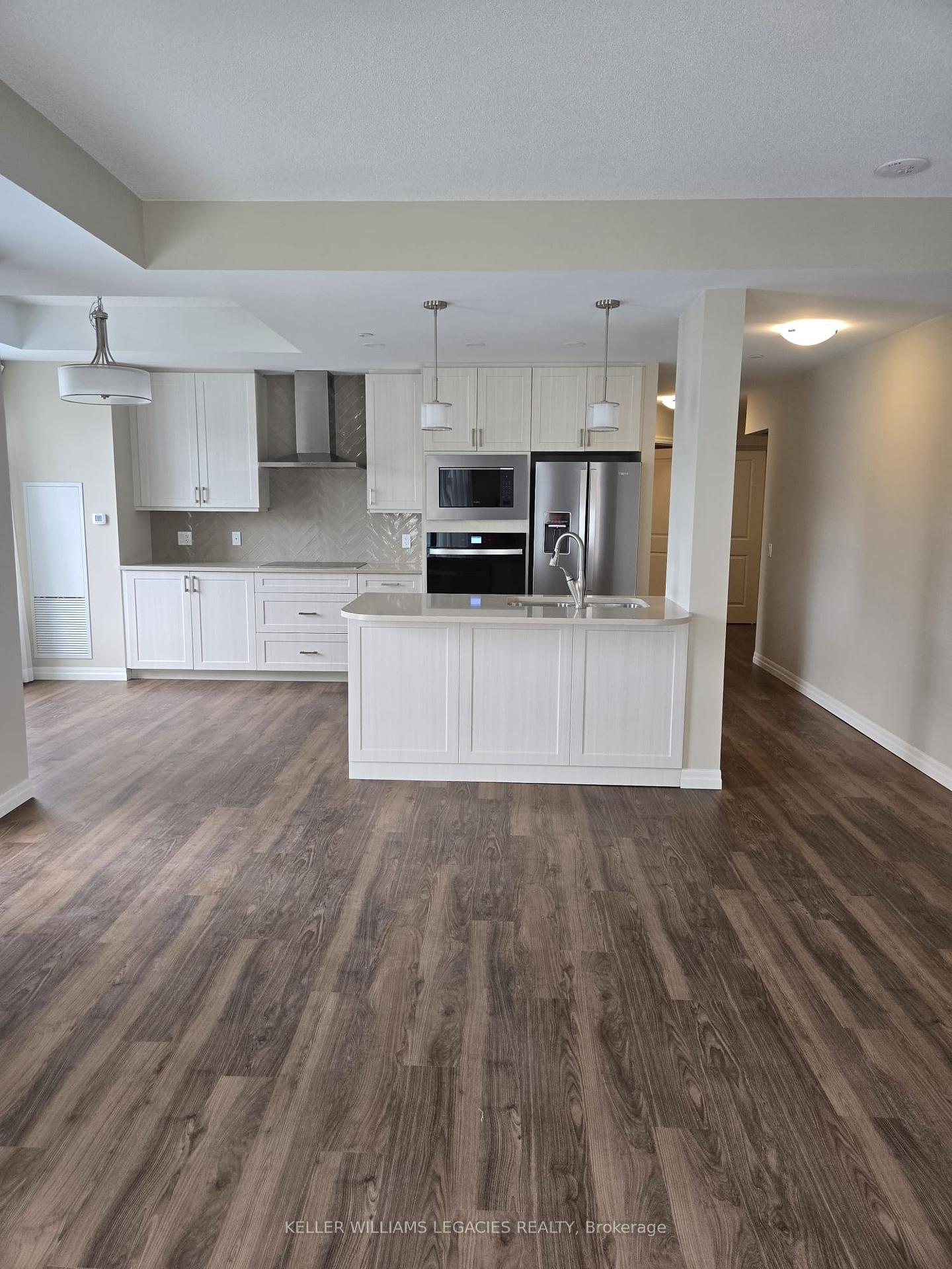 Photo 5 of Unit 113, 460 William Graham Drive, Aurora, Rural Aurora — HOMEH
