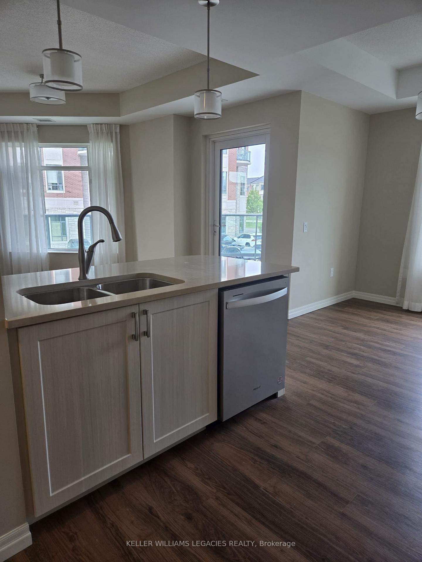 Photo 9 of Unit 113, 460 William Graham Drive, Aurora, Rural Aurora — HOMEH