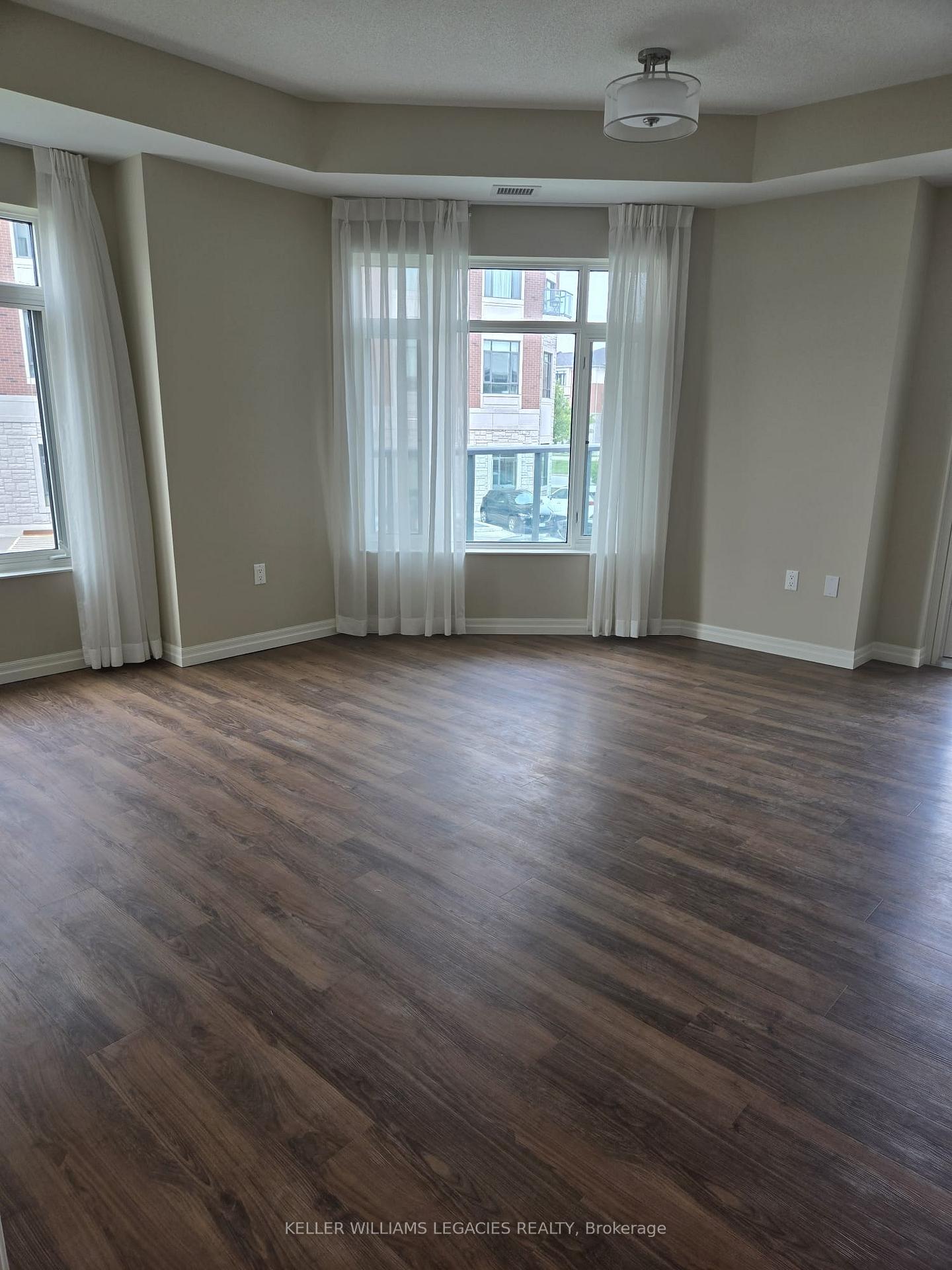 Photo 13 of Unit 113, 460 William Graham Drive, Aurora, Rural Aurora — HOMEH