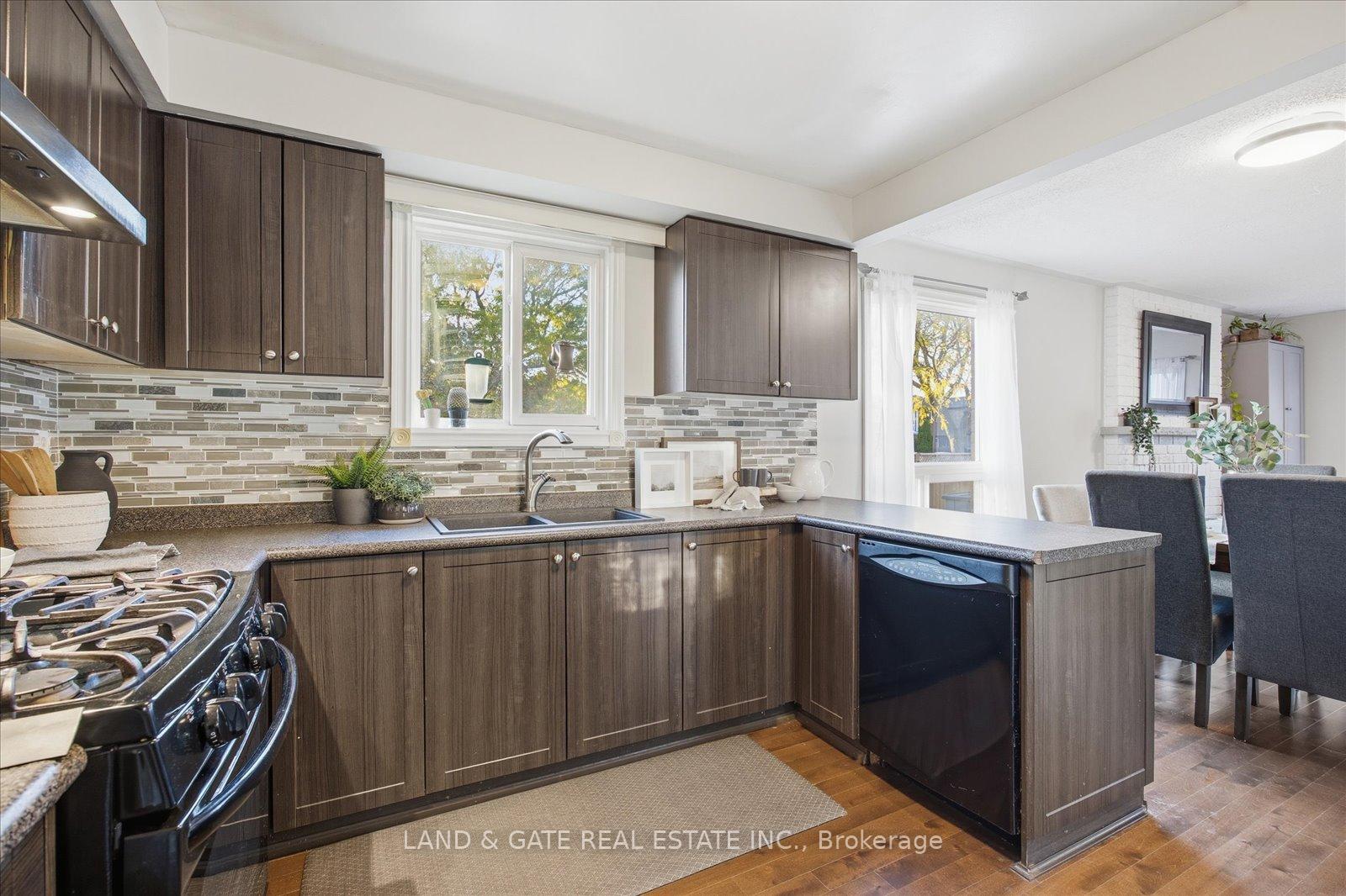 Photo 11 of 76 Moyse Drive, Clarington, Courtice — HOMEH