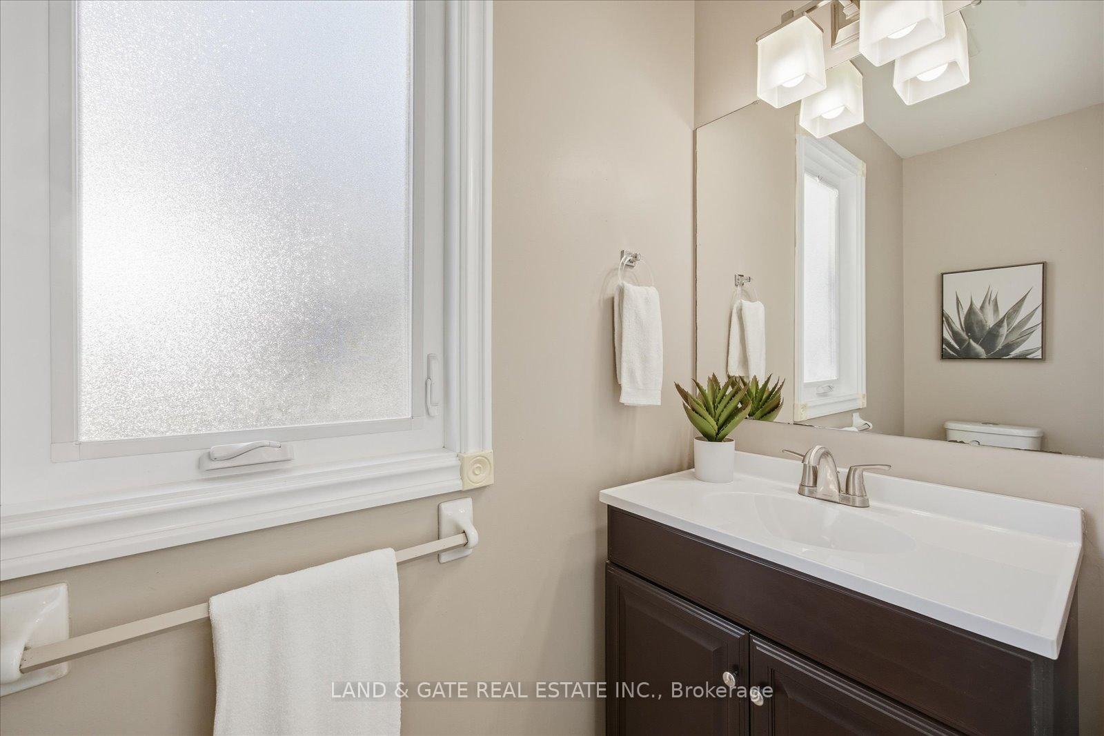 Photo 18 of 76 Moyse Drive, Clarington, Courtice — HOMEH