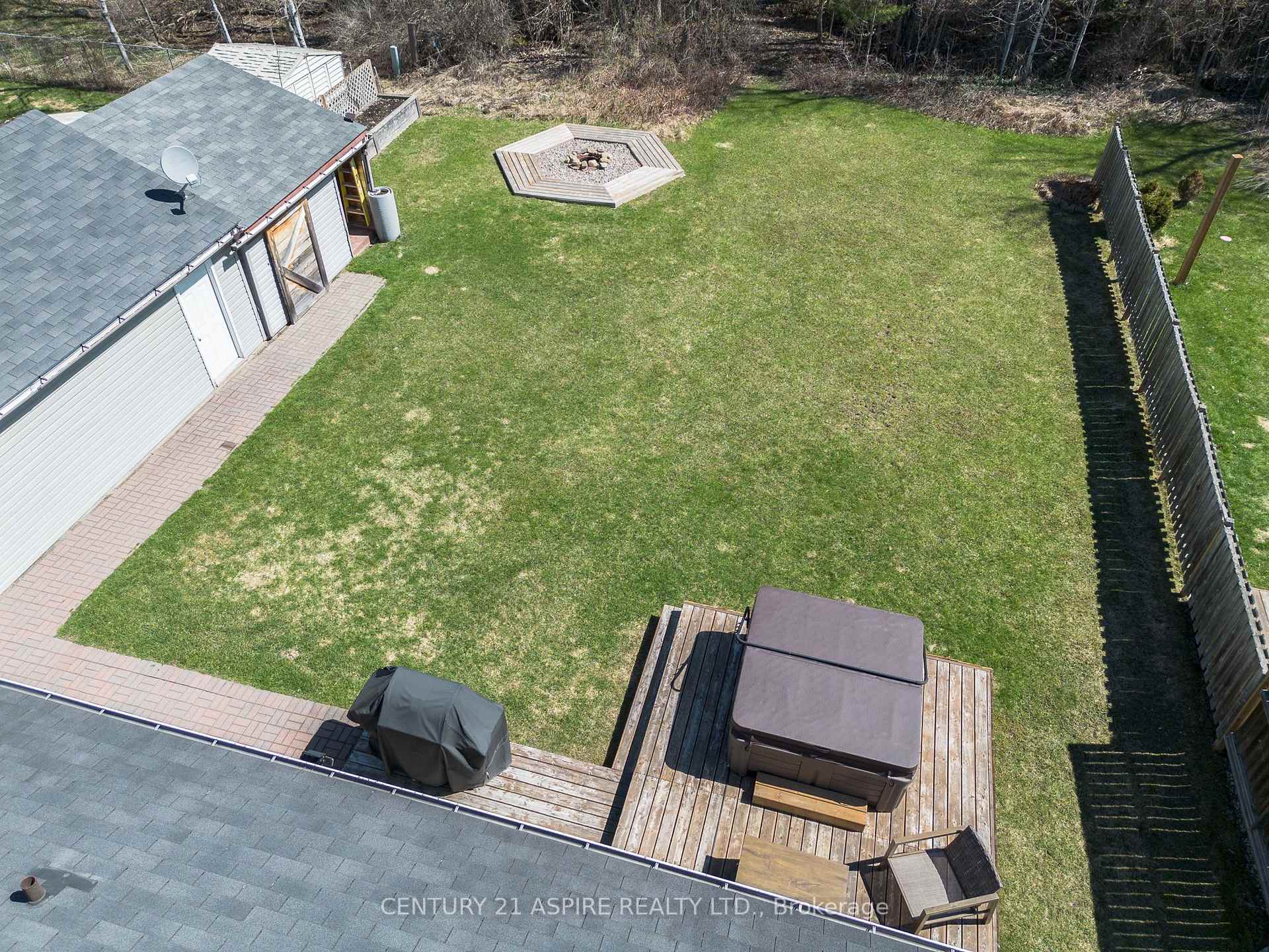 Photo 5 of 51 Beach Avenue, Deep River — HOMEH