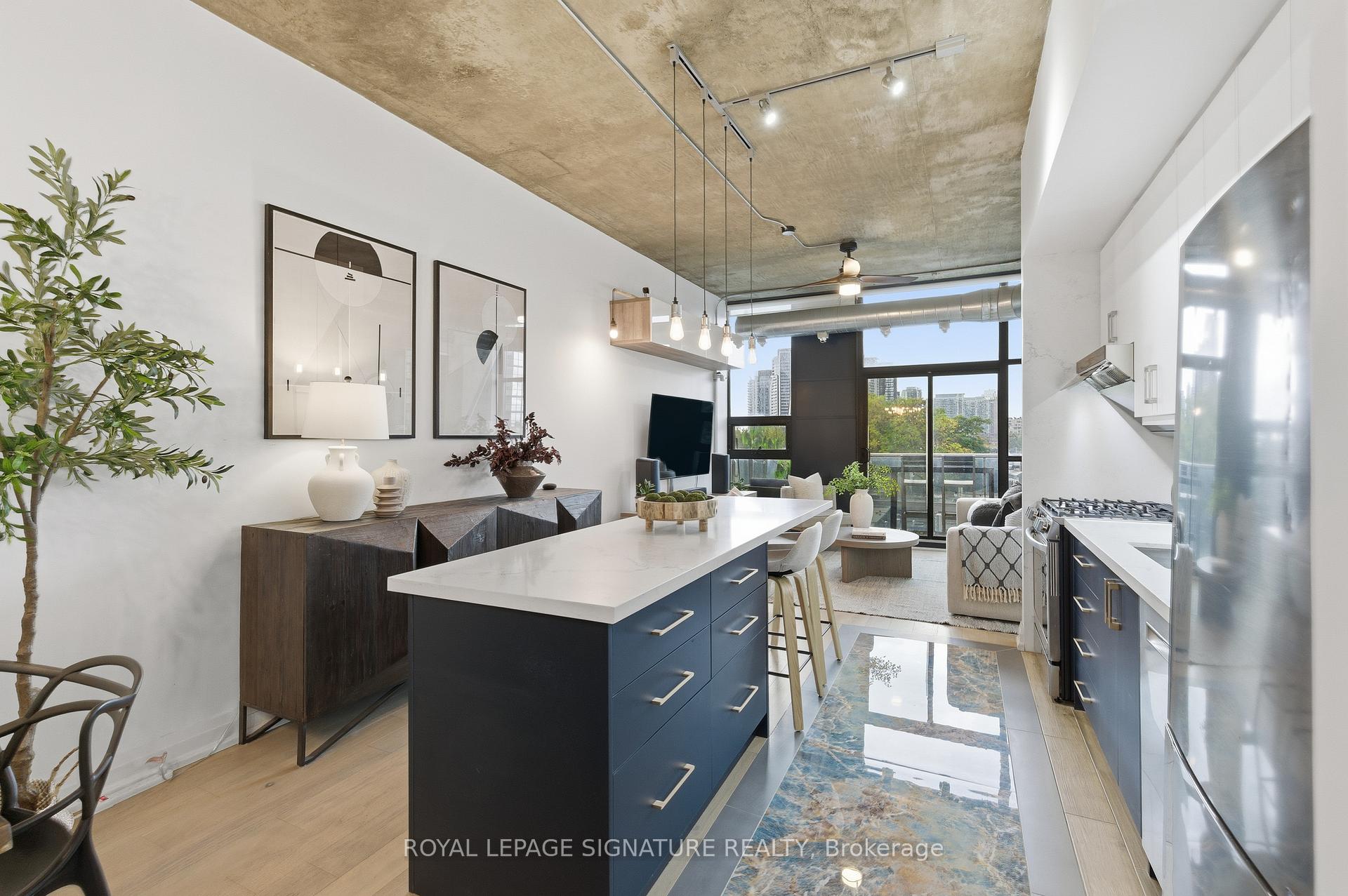 Photo 4 of Unit 503, 60 Bathurst Street, Toronto, Niagara — HOMEH