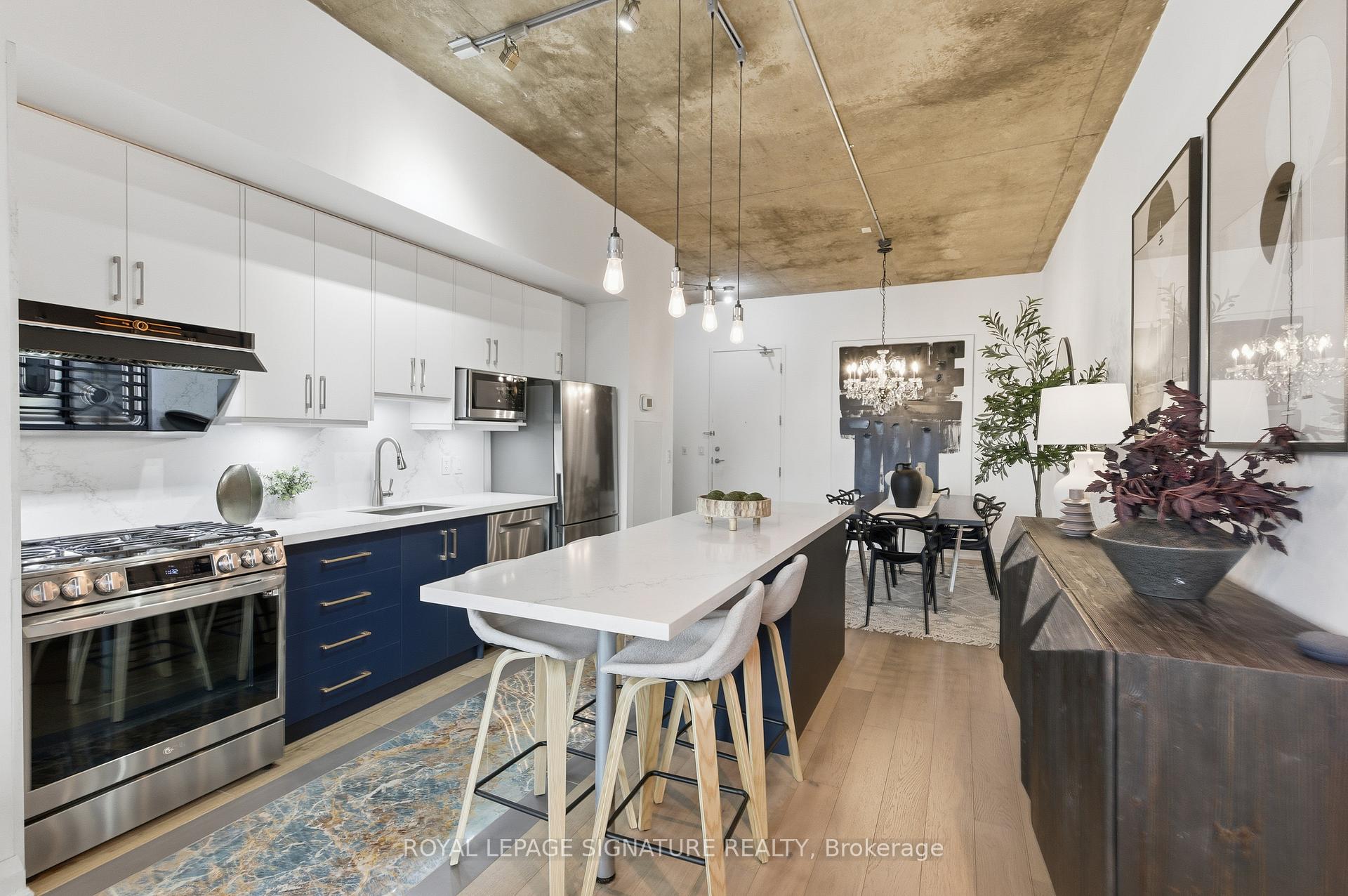 Photo 5 of Unit 503, 60 Bathurst Street, Toronto, Niagara — HOMEH