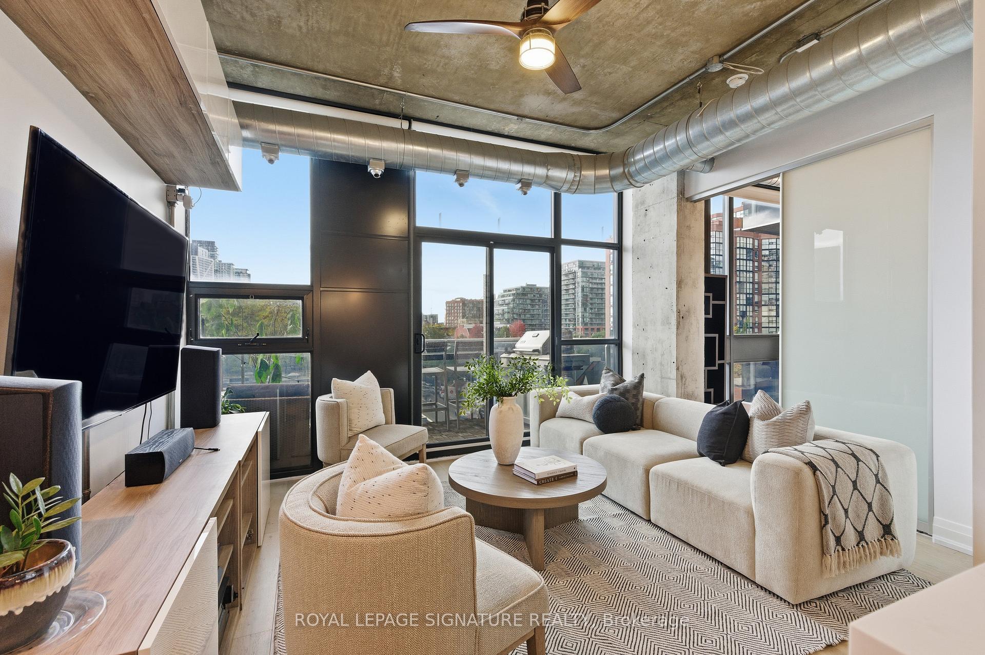 Photo 6 of Unit 503, 60 Bathurst Street, Toronto, Niagara — HOMEH