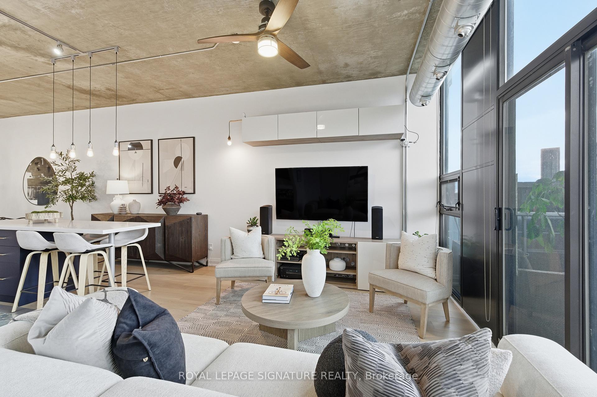 Photo 8 of Unit 503, 60 Bathurst Street, Toronto, Niagara — HOMEH
