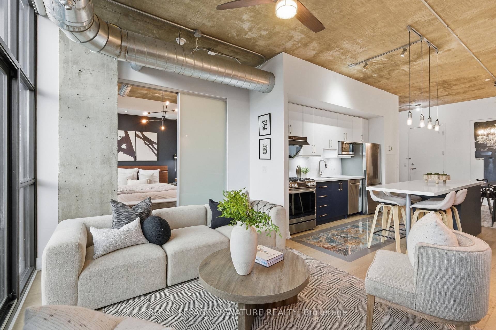 Photo 9 of Unit 503, 60 Bathurst Street, Toronto, Niagara — HOMEH