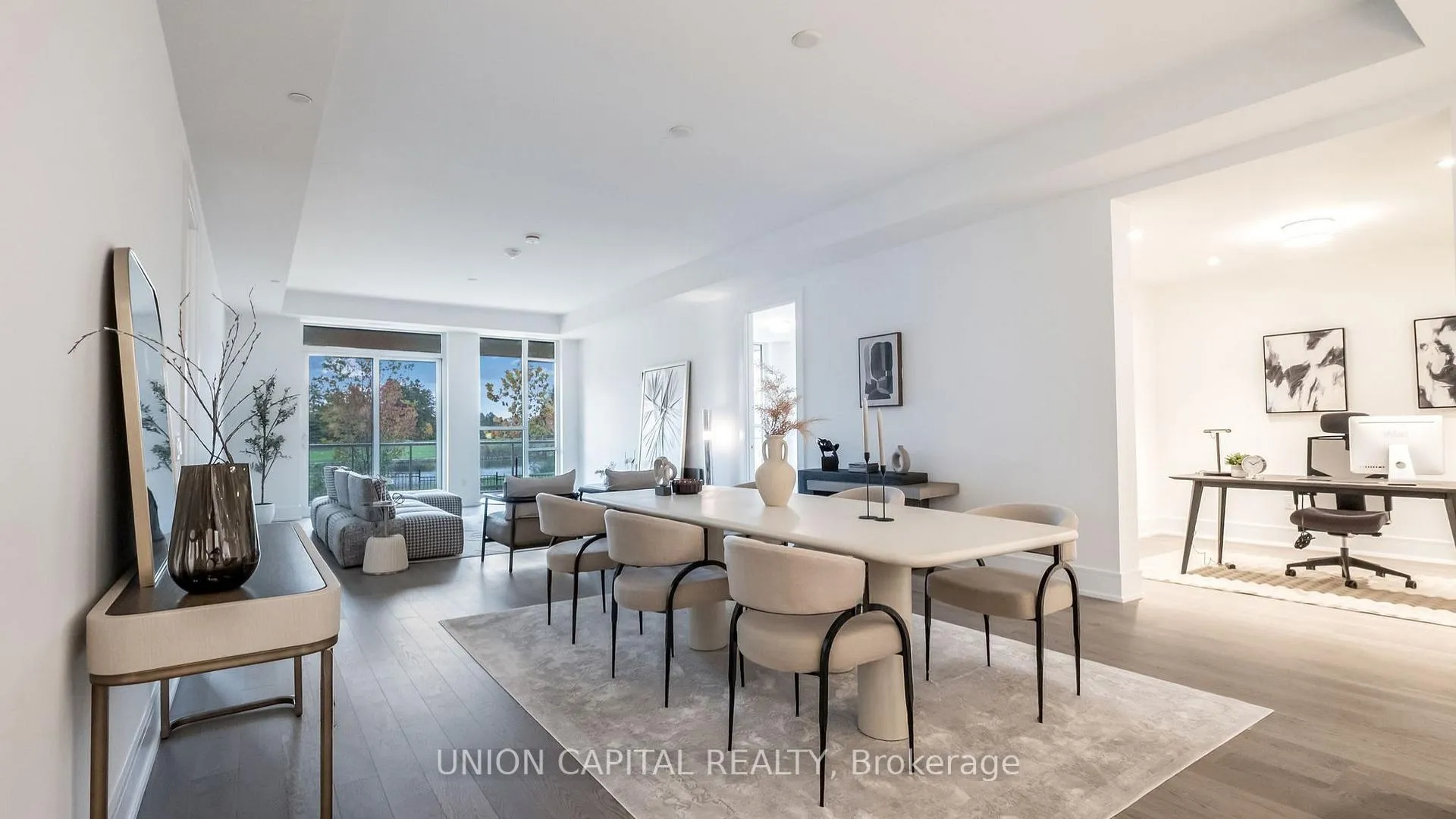 Front of Unit 19, 399 Royal Orchard Boulevard
