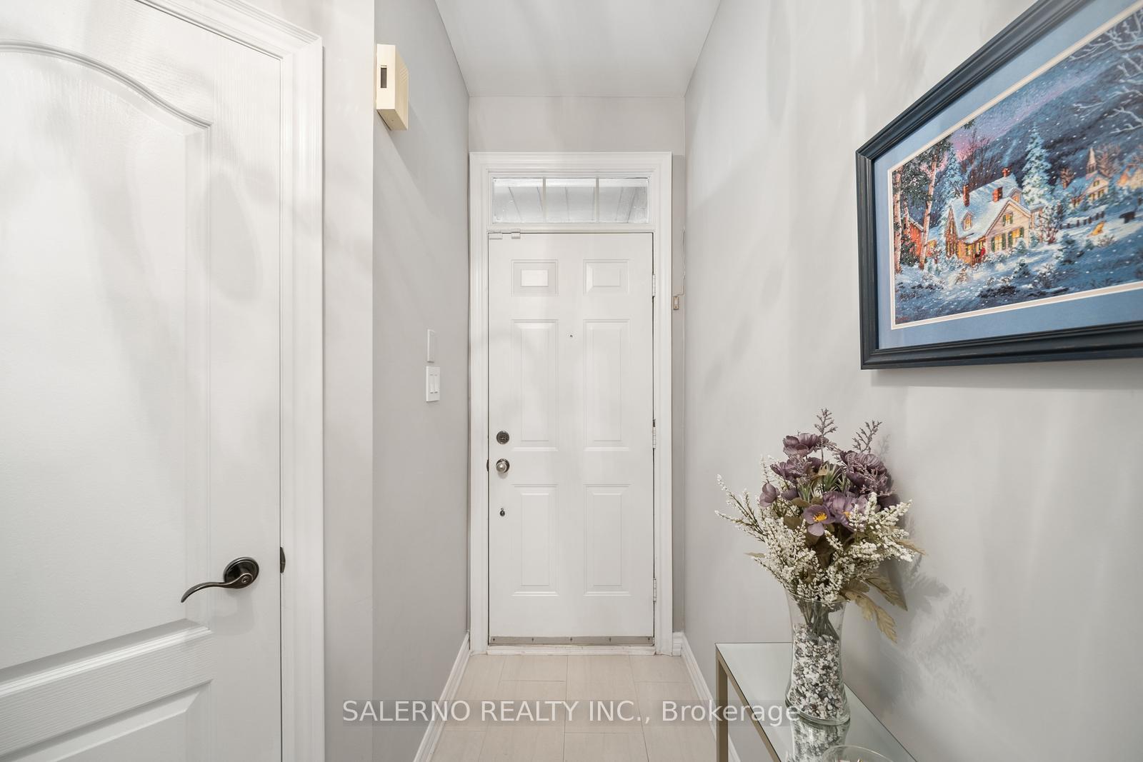 Photo 7 of Unit 2, 180 Blue Willow Drive, Vaughan, East Woodbridge — HOMEH