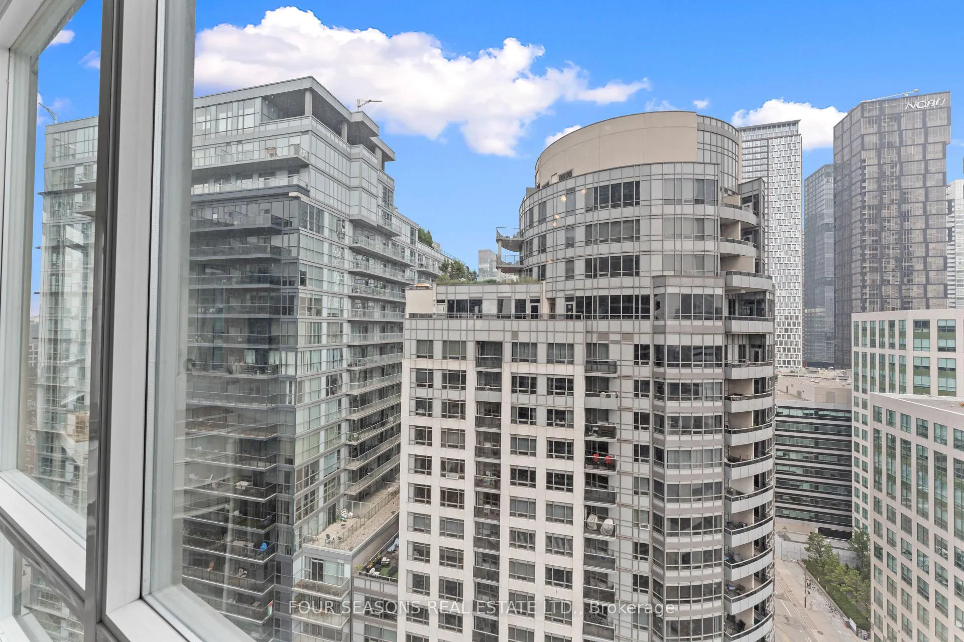 Photo 10 of Unit 2510, 361 Front Street W, Toronto, Waterfront Communities — HOMEH