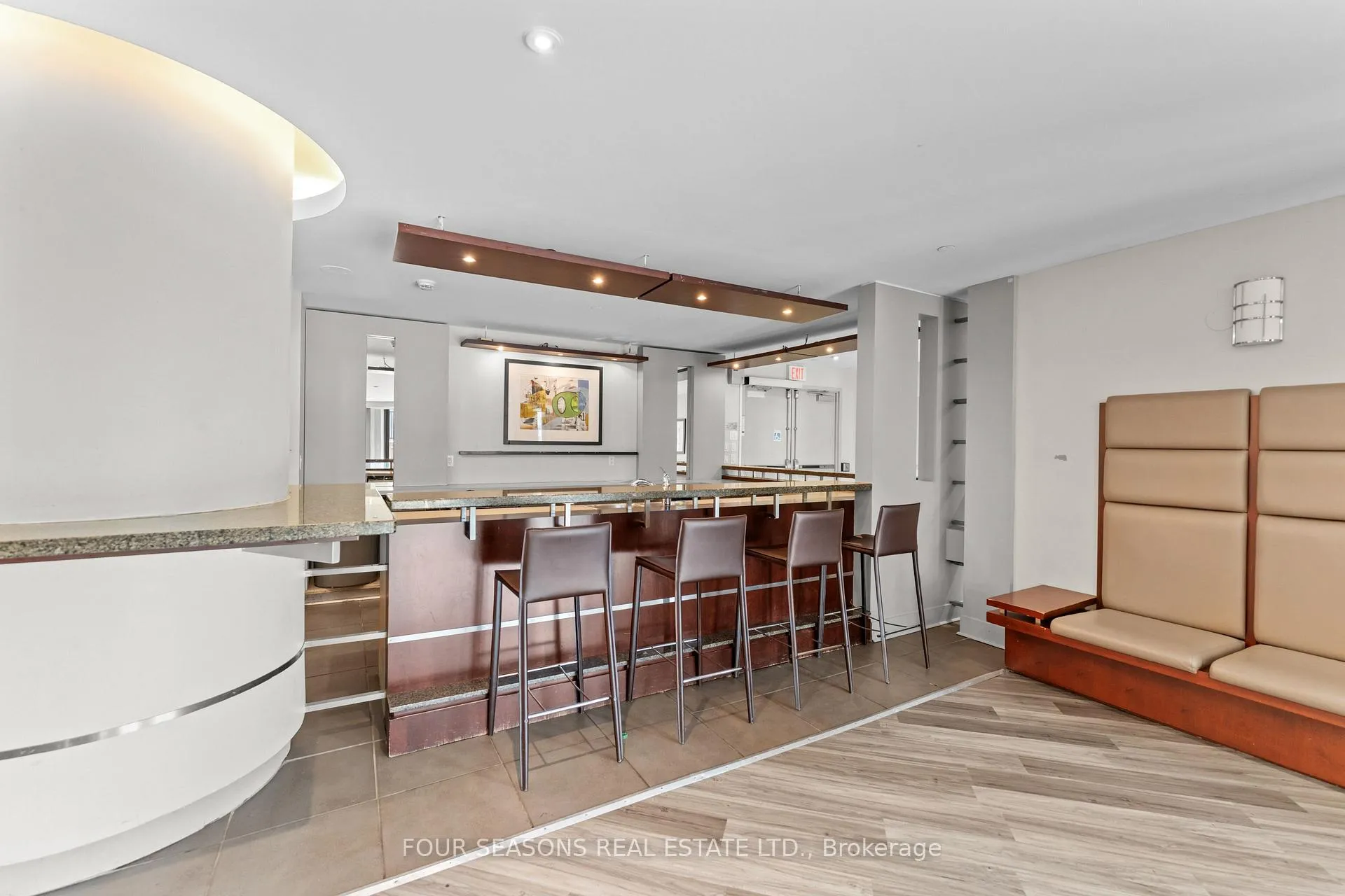 Photo 14 of Unit 2510, 361 Front Street W, Toronto, Waterfront Communities — HOMEH