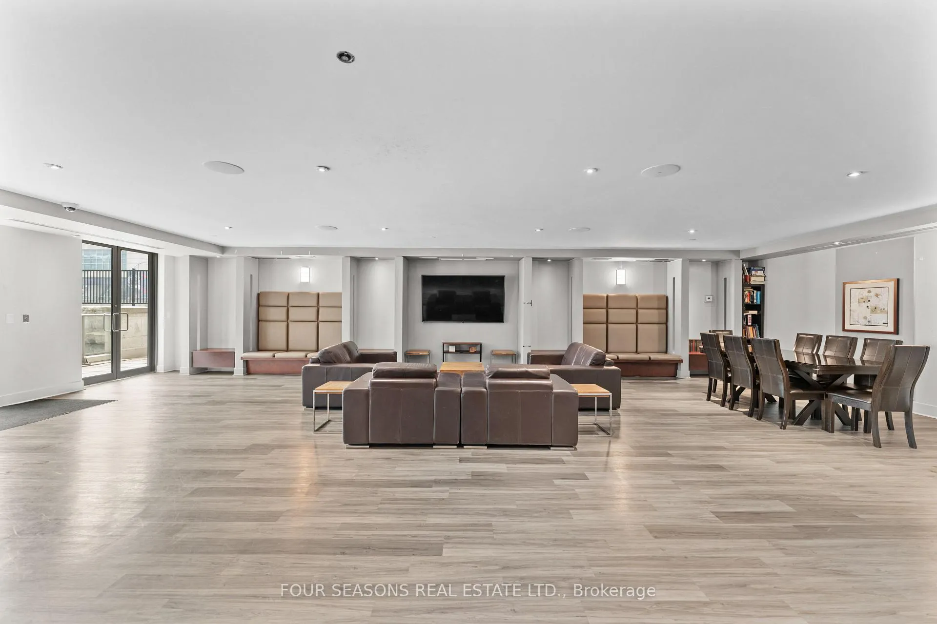 Photo 15 of Unit 2510, 361 Front Street W, Toronto, Waterfront Communities — HOMEH