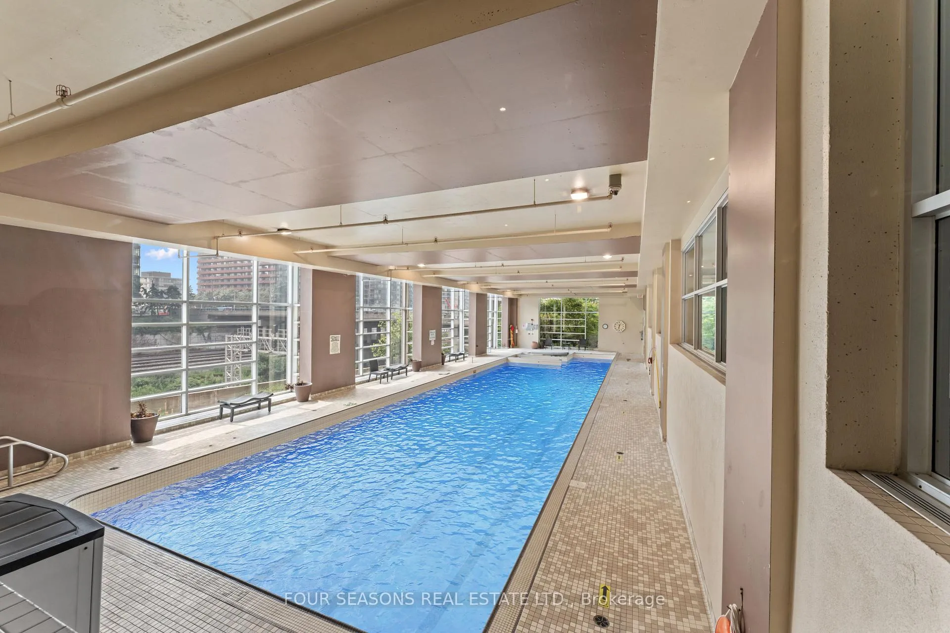 Photo 16 of Unit 2510, 361 Front Street W, Toronto, Waterfront Communities — HOMEH