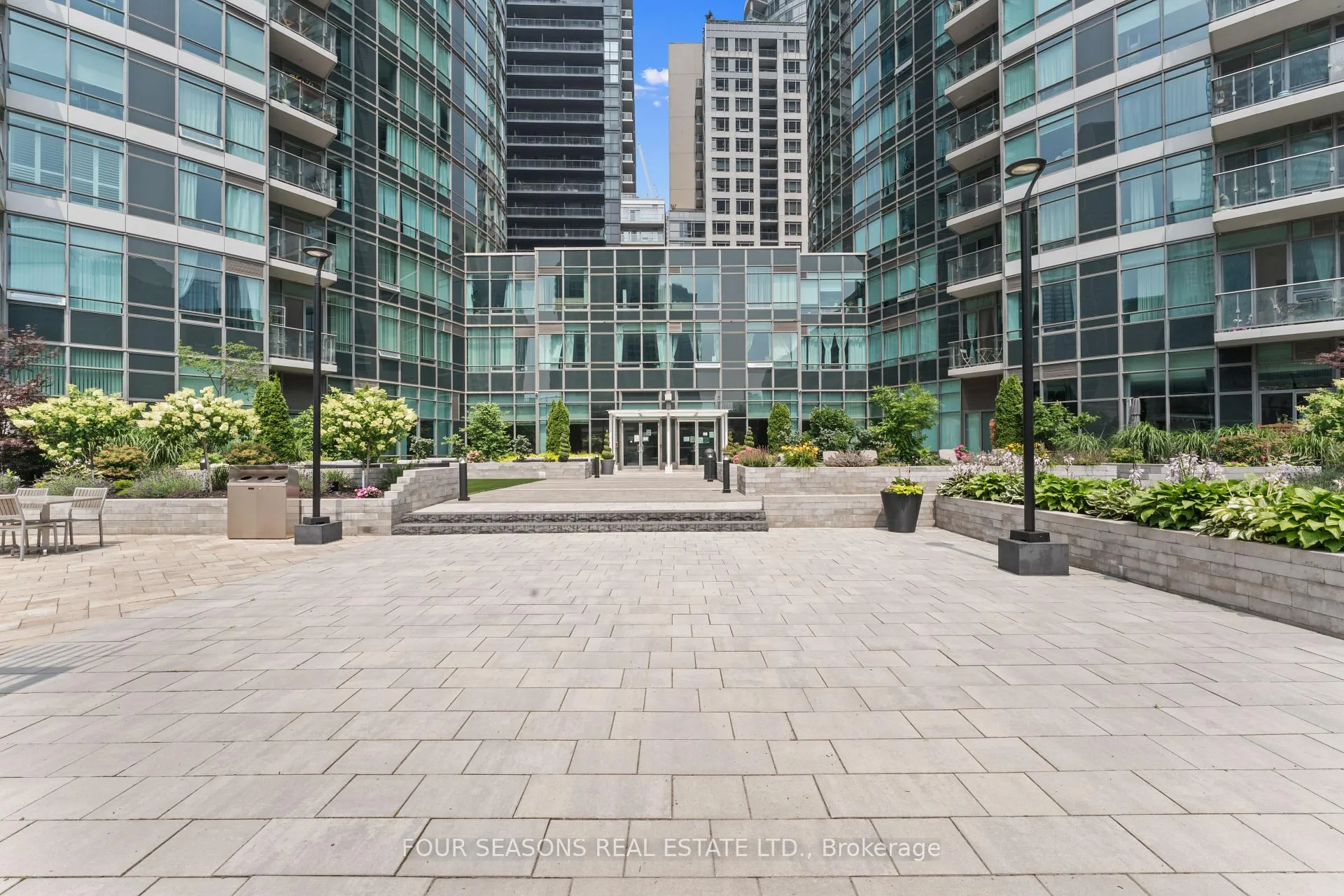 Photo 21 of Unit 2510, 361 Front Street W, Toronto, Waterfront Communities — HOMEH