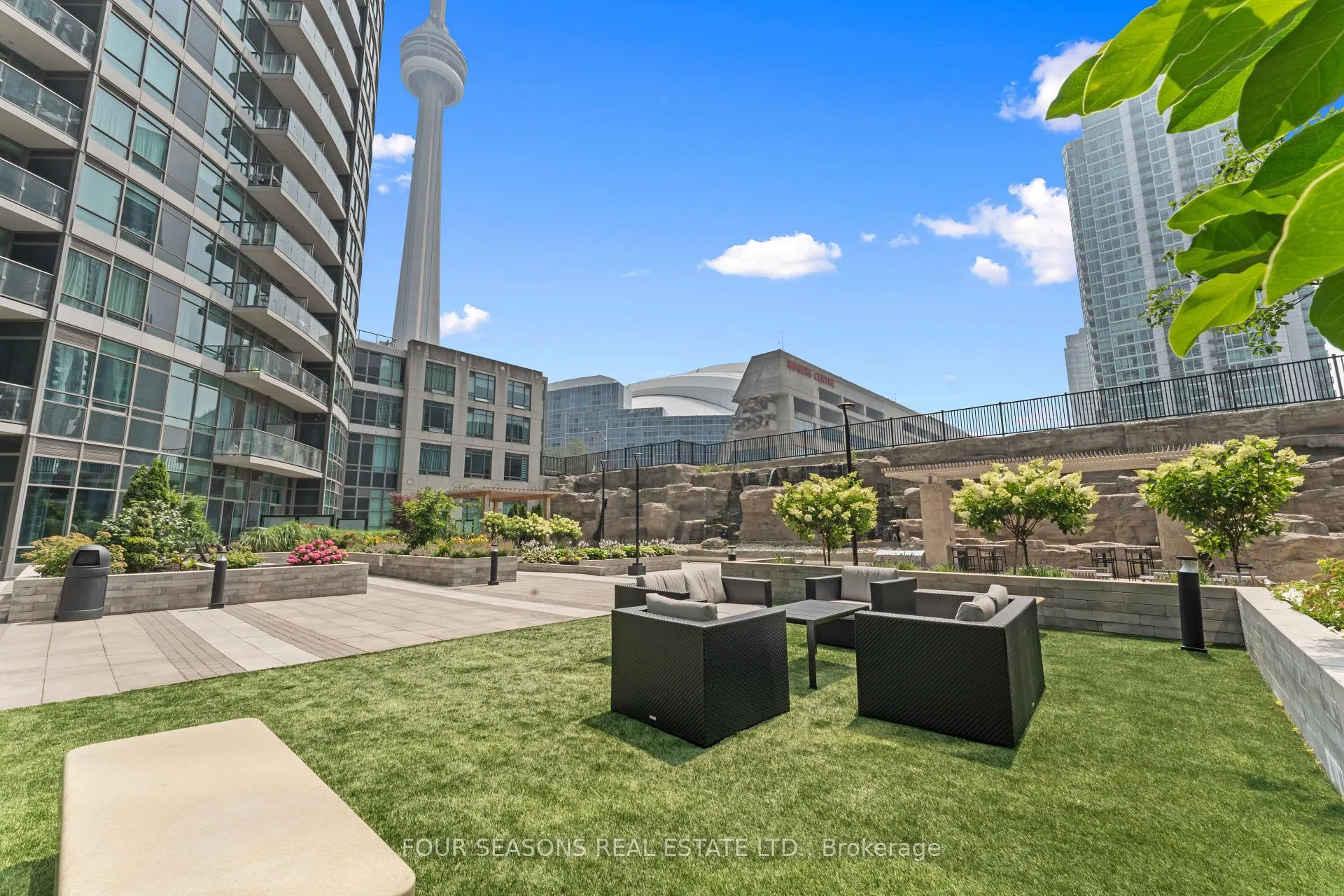 Photo 23 of Unit 2510, 361 Front Street W, Toronto, Waterfront Communities — HOMEH