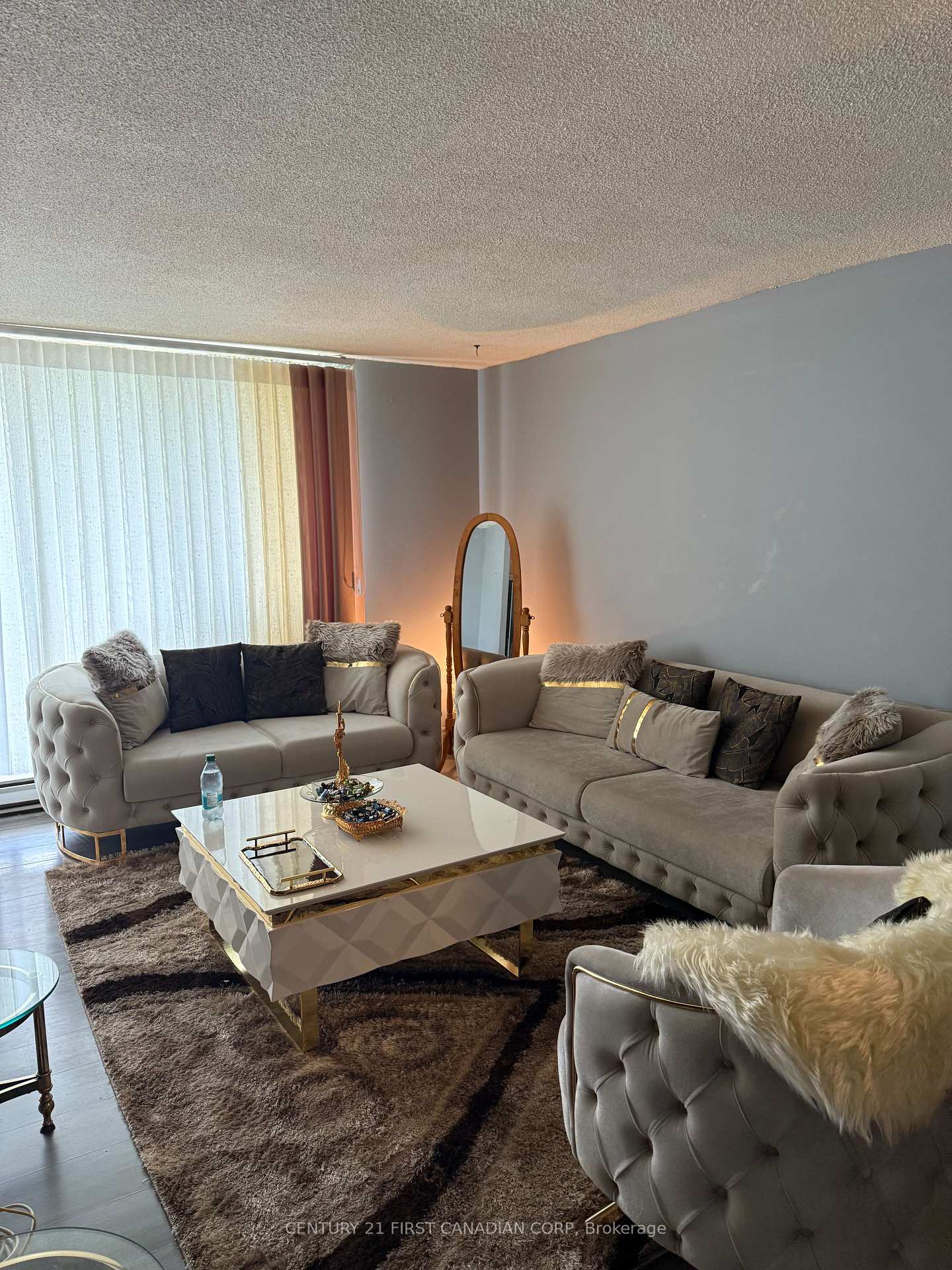Front of Unit 1002, 1103 Jalna Boulevard
