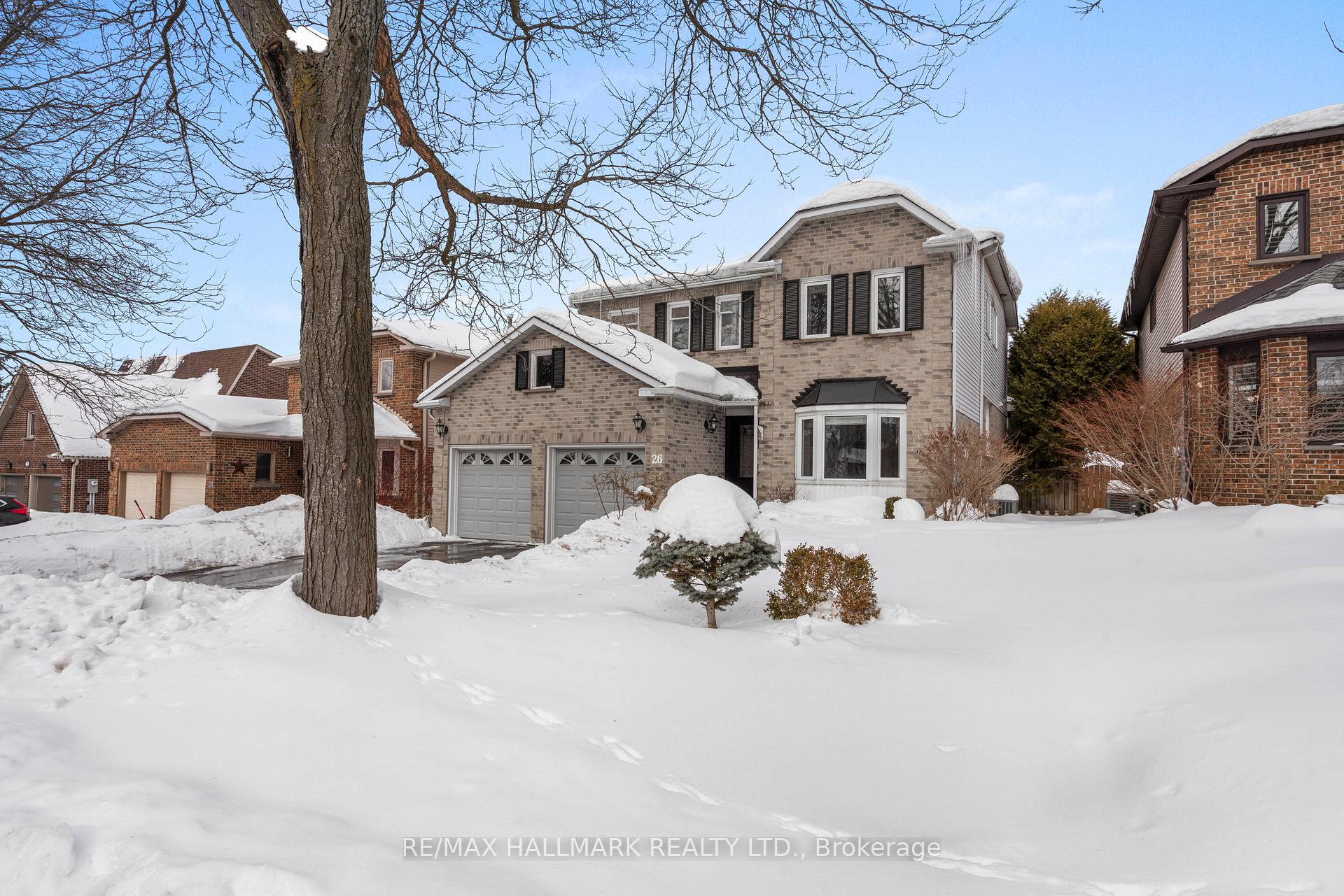 Photo 2 of 26 Buchanan Crescent, Aurora, Aurora Village — HOMEH