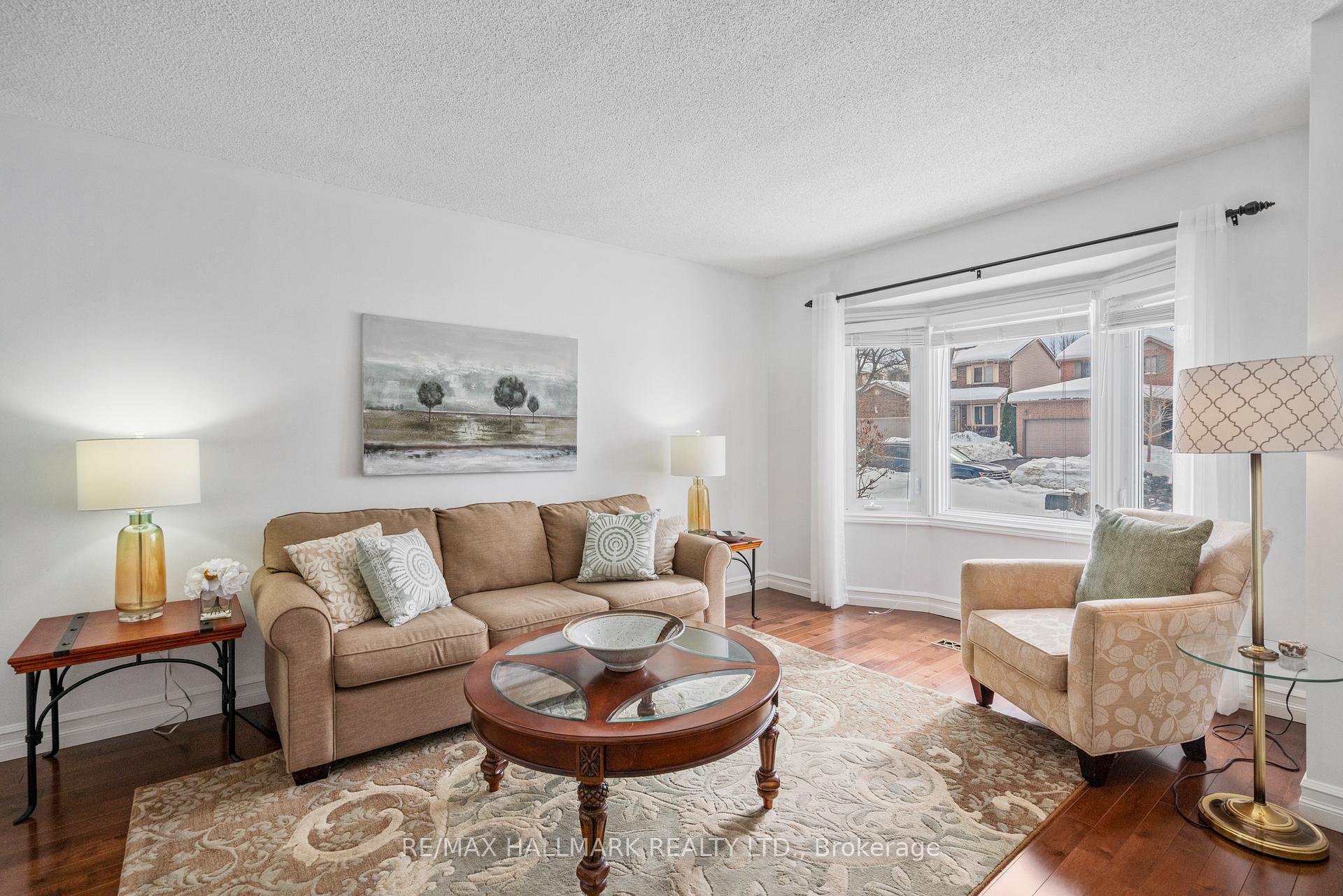 Photo 7 of 26 Buchanan Crescent, Aurora, Aurora Village — HOMEH