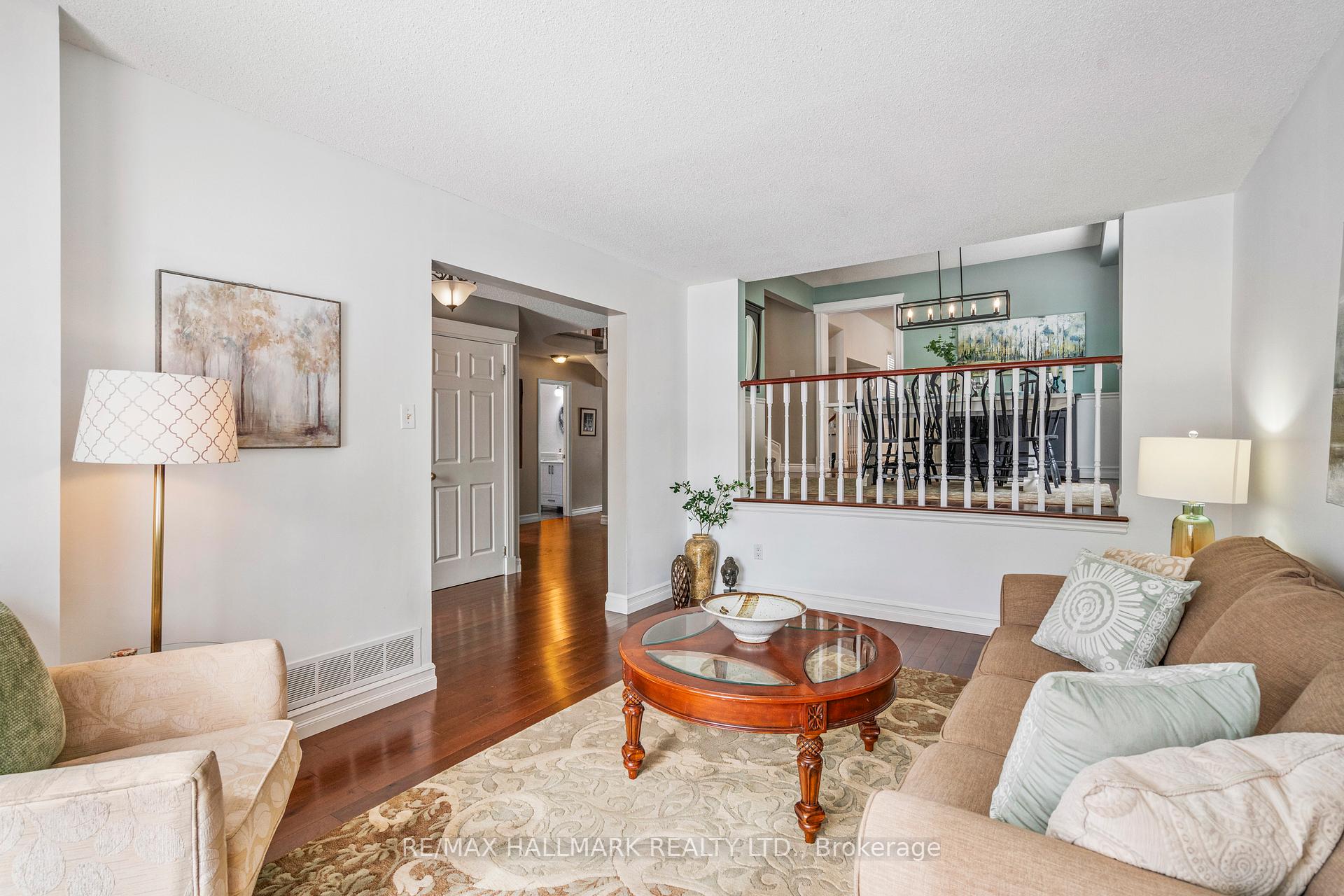 Photo 8 of 26 Buchanan Crescent, Aurora, Aurora Village — HOMEH