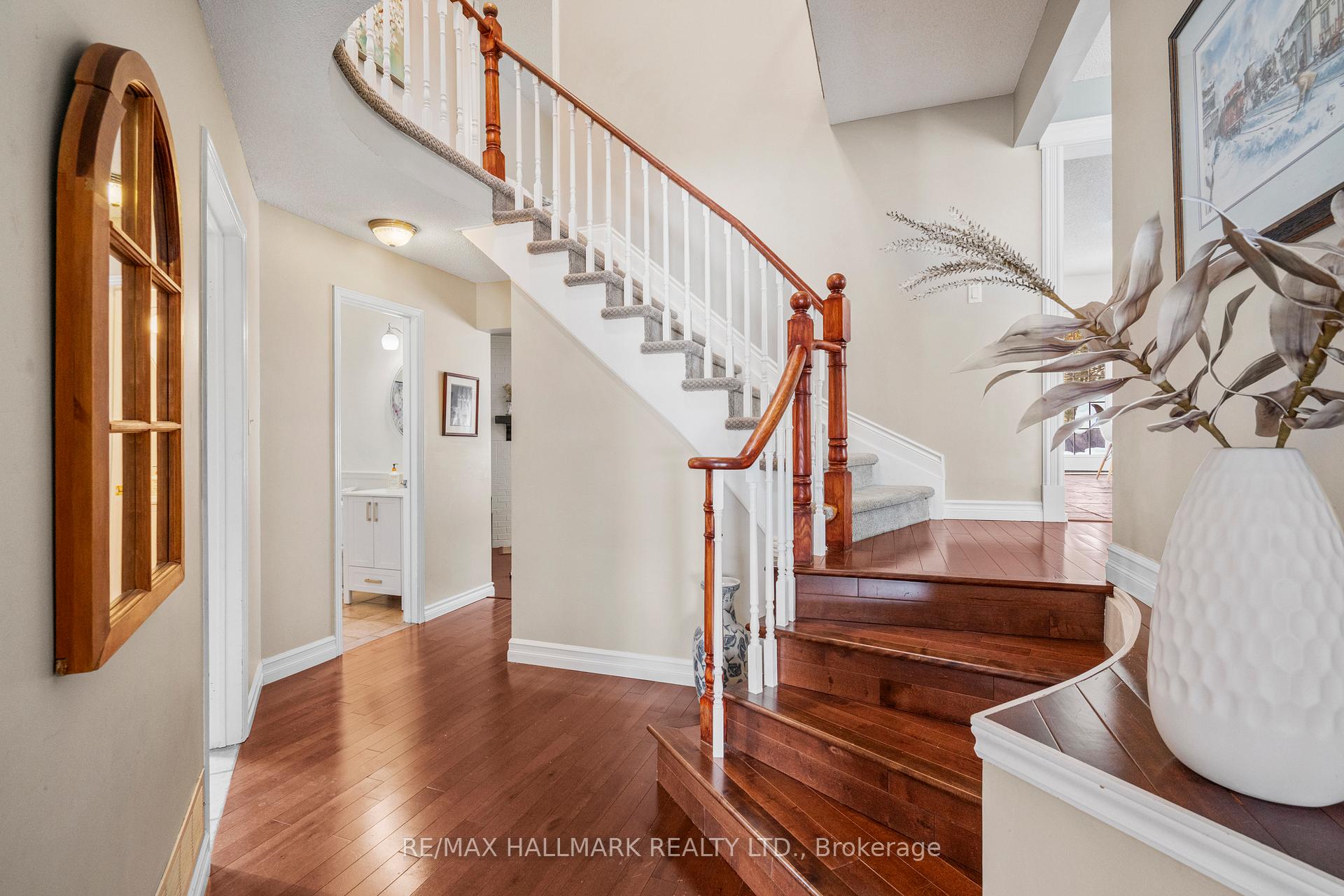 Photo 9 of 26 Buchanan Crescent, Aurora, Aurora Village — HOMEH
