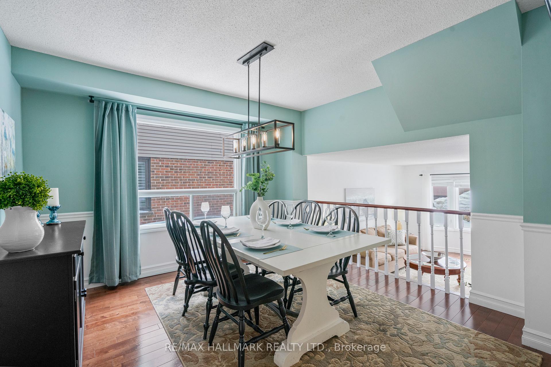 Photo 10 of 26 Buchanan Crescent, Aurora, Aurora Village — HOMEH