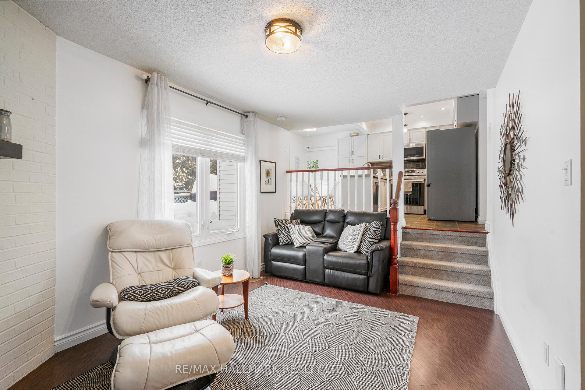 Photo 17 of 26 Buchanan Crescent, Aurora, Aurora Village — HOMEH