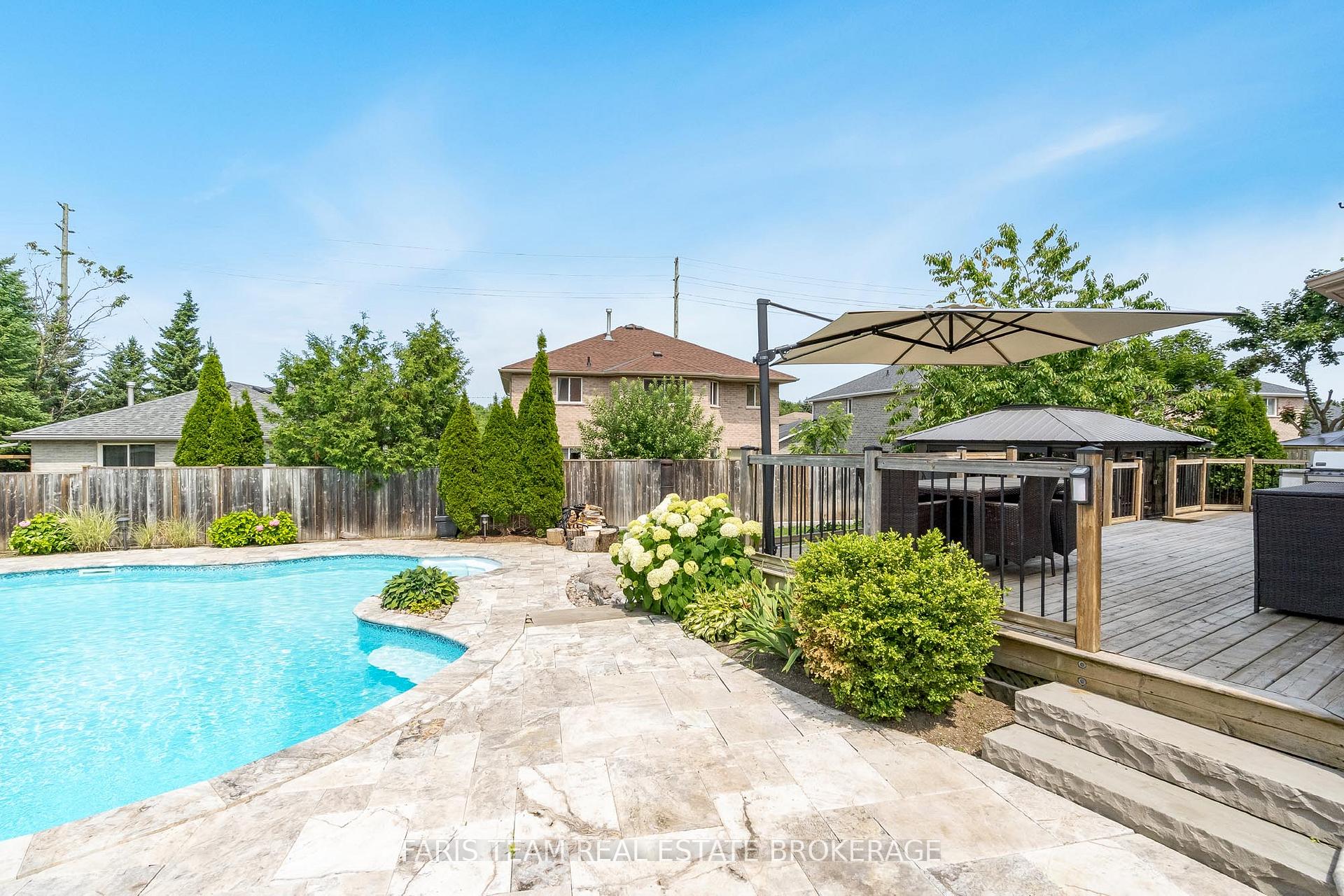Photo 12 of 47 Lang Drive, Barrie, Northwest — HOMEH