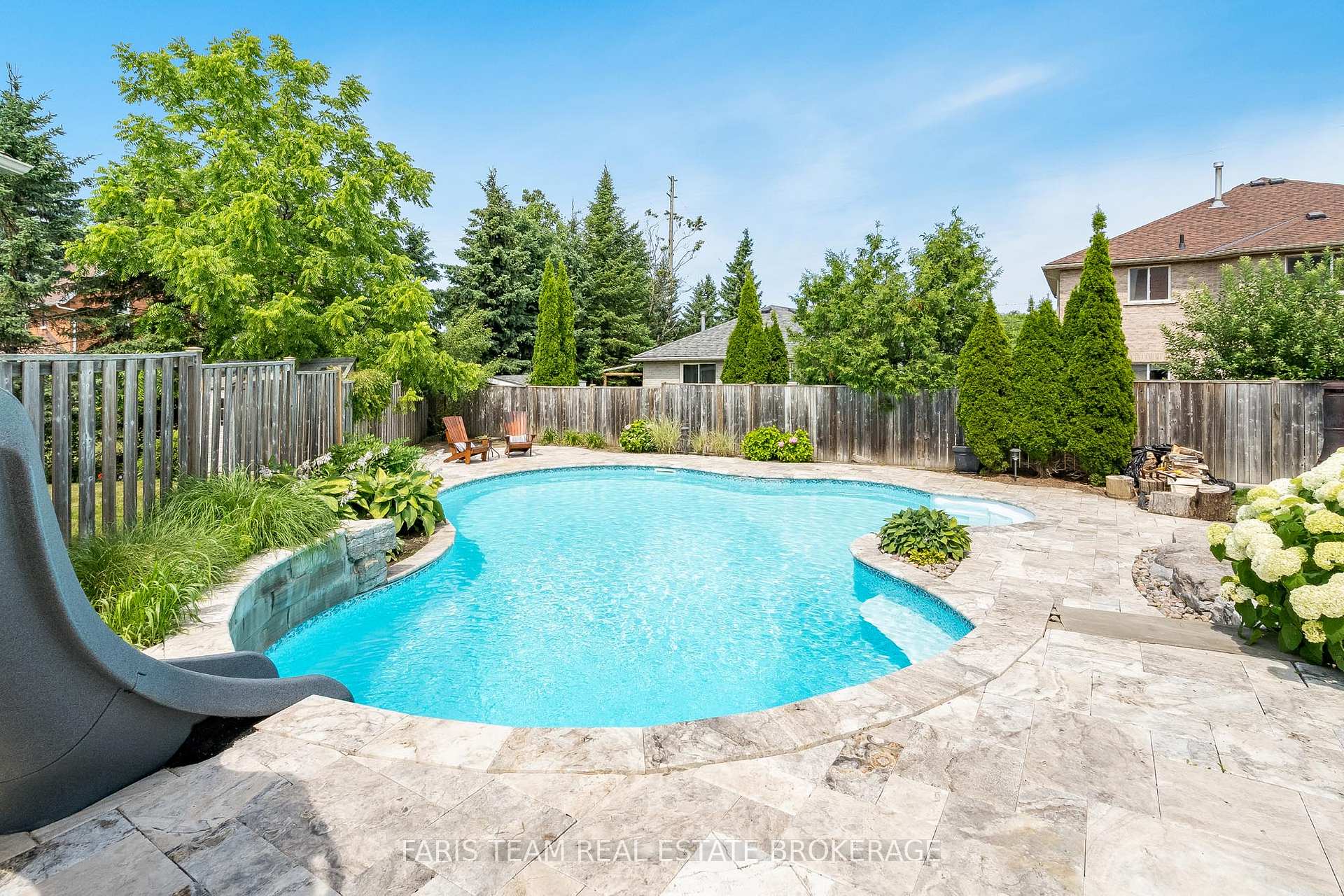 Photo 13 of 47 Lang Drive, Barrie, Northwest — HOMEH