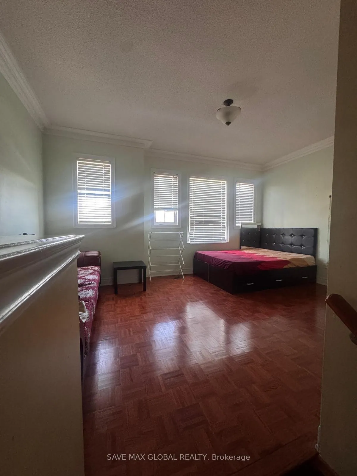 Photo 5 of 30 Prada Court, Brampton, Vales of Castlemore North — HOMEH