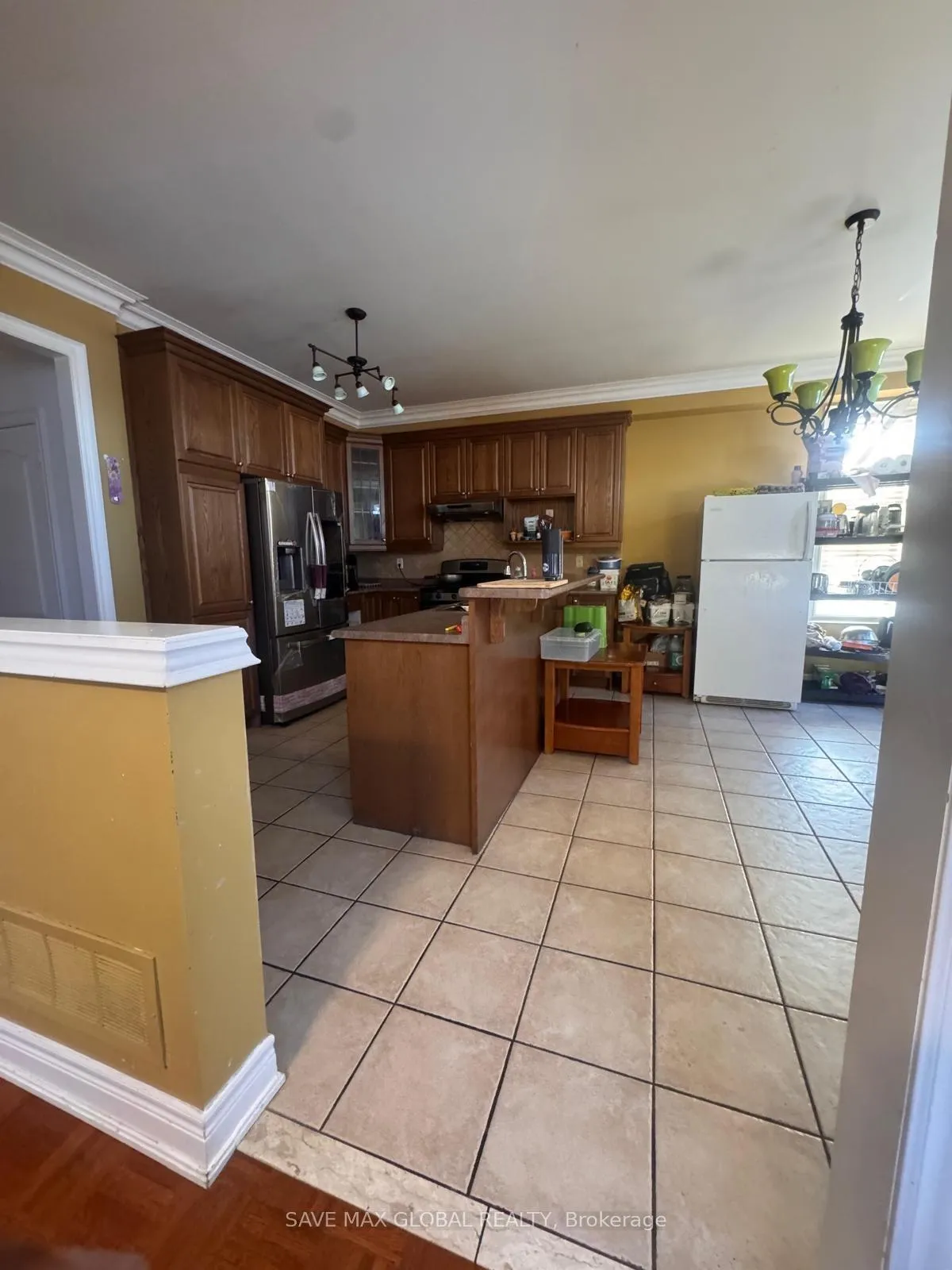 Photo 9 of 30 Prada Court, Brampton, Vales of Castlemore North — HOMEH