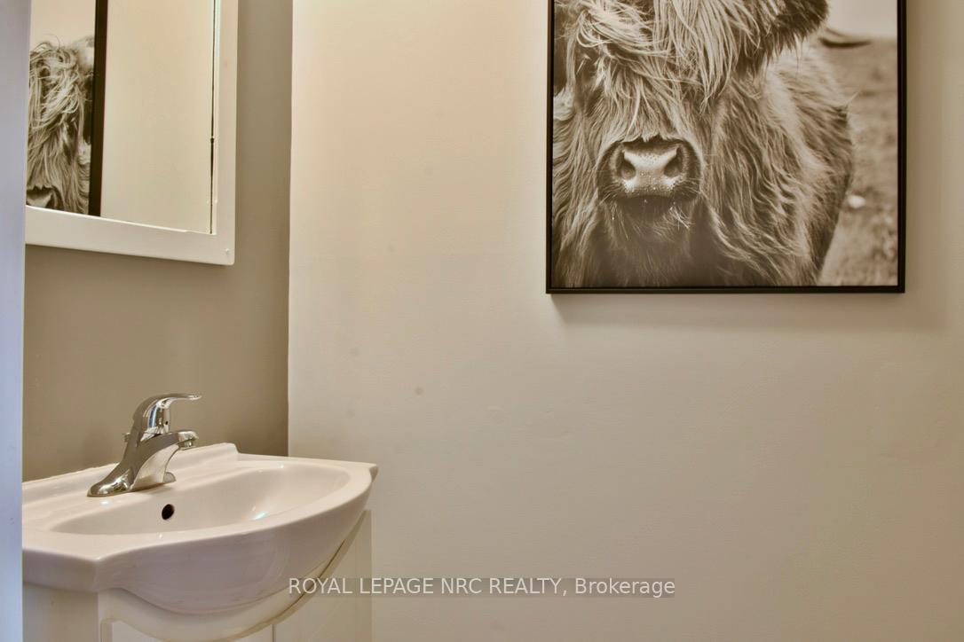 Photo 5 of Unit 11, 159 Canboro Road, Pelham, Fonthill — HOMEH