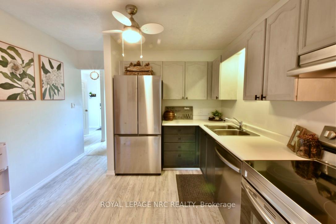 Photo 6 of Unit 11, 159 Canboro Road, Pelham, Fonthill — HOMEH