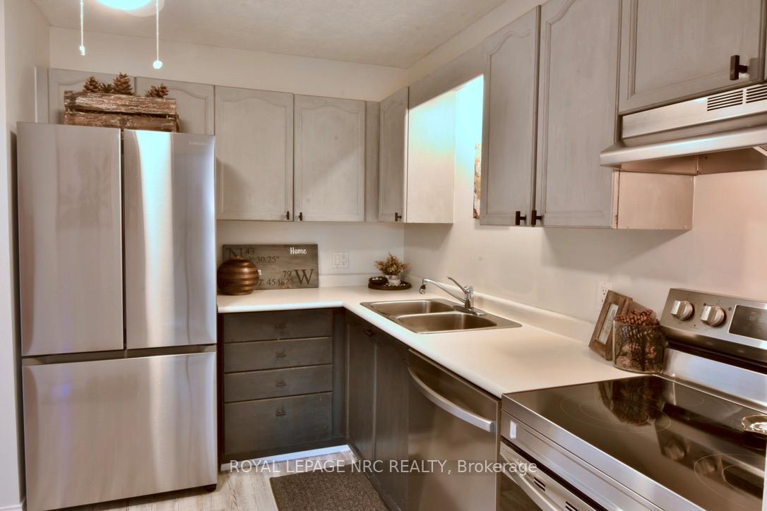 Photo 7 of Unit 11, 159 Canboro Road, Pelham, Fonthill — HOMEH