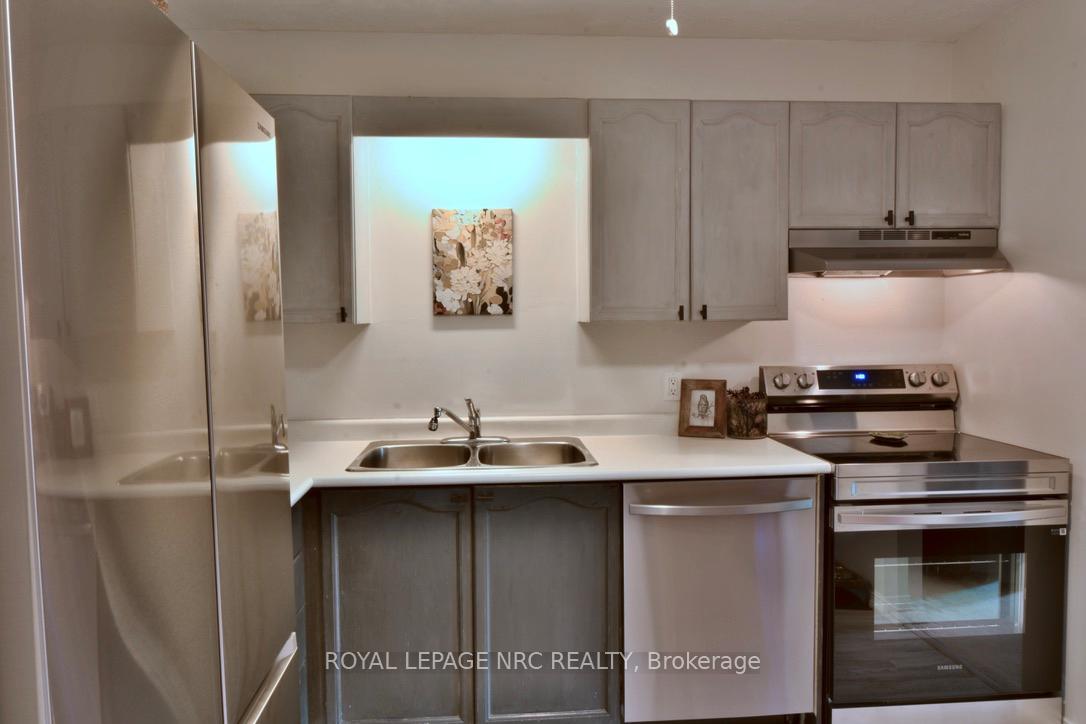 Photo 8 of Unit 11, 159 Canboro Road, Pelham, Fonthill — HOMEH