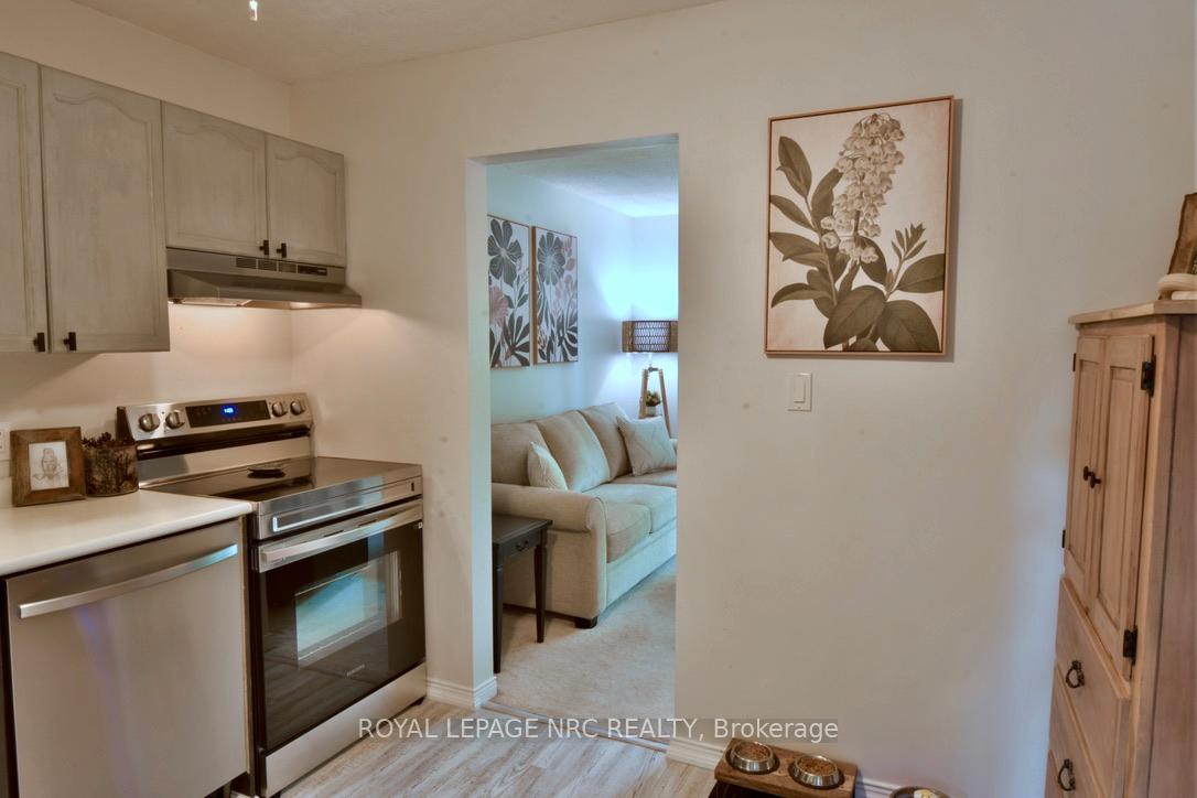 Photo 9 of Unit 11, 159 Canboro Road, Pelham, Fonthill — HOMEH