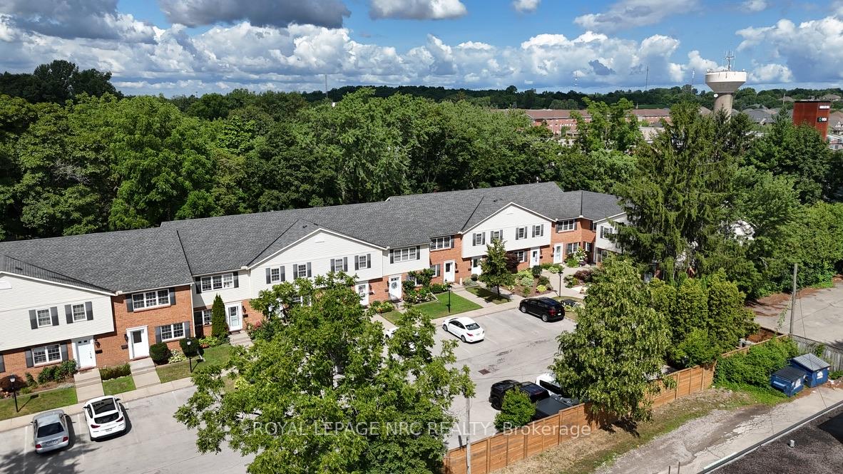 Photo 33 of Unit 11, 159 Canboro Road, Pelham, Fonthill — HOMEH