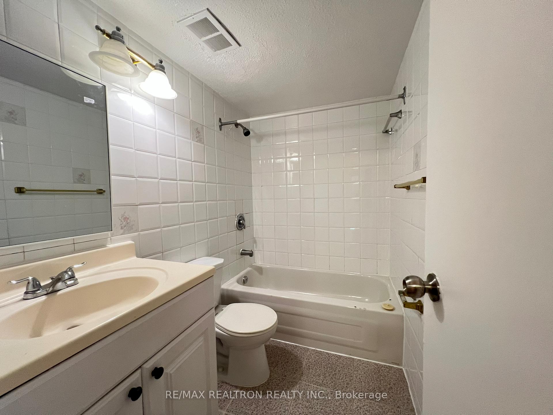 Photo 20 of Unit 2103, 3 Massey Square, Toronto, Crescent Town — HOMEH