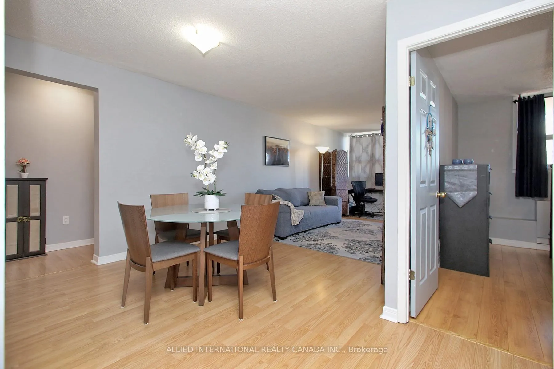 Photo 10 of Unit 404, 80 Athol Street E, Oshawa, Central — HOMEH