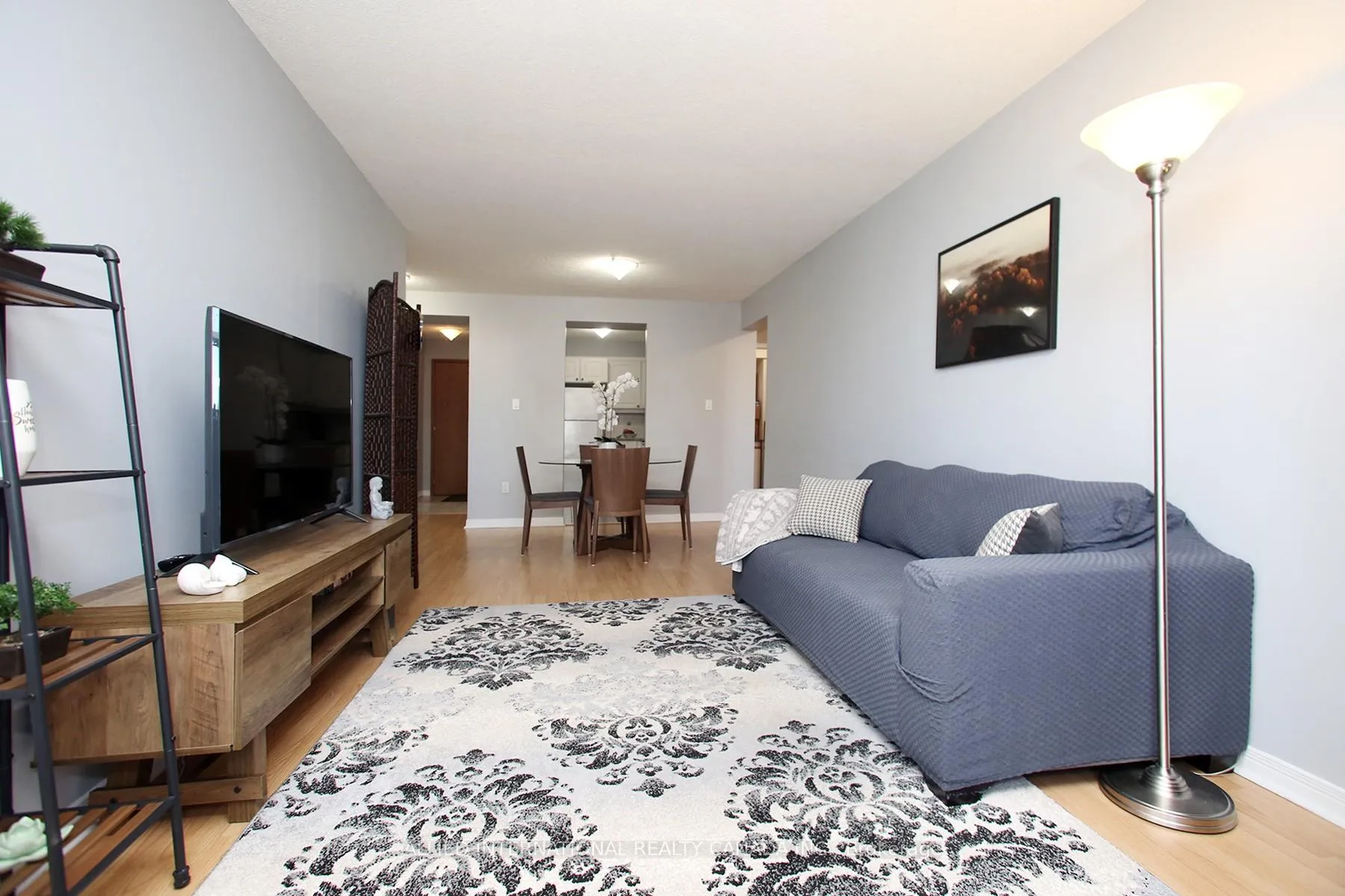 Photo 13 of Unit 404, 80 Athol Street E, Oshawa, Central — HOMEH