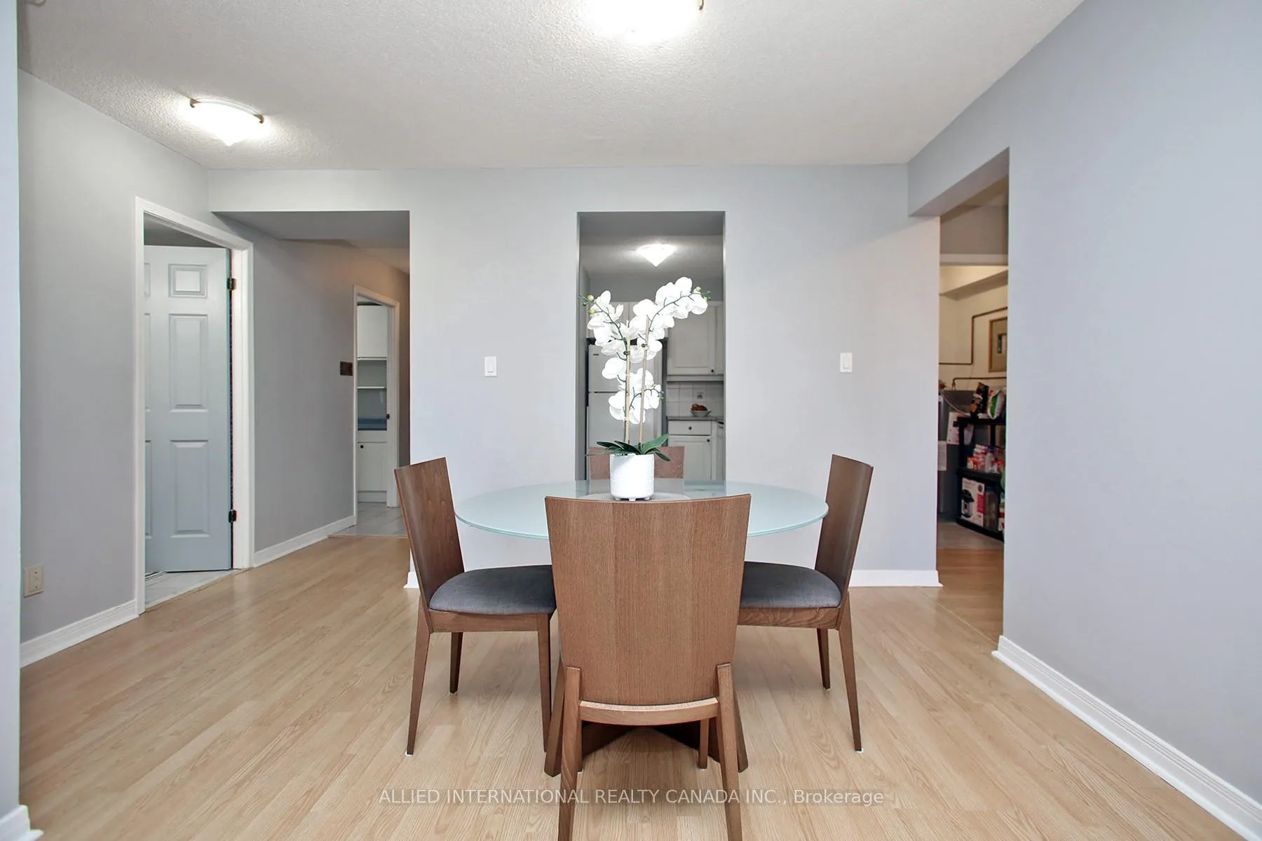Photo 14 of Unit 404, 80 Athol Street E, Oshawa, Central — HOMEH
